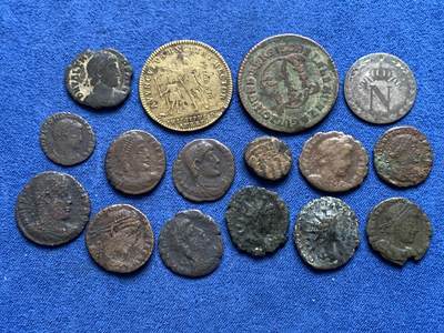 《竞宝斋》第468场 周日，周一 2场连拍 （全场包邮）欢迎送拍 - 16枚一组 早期钱币/代币 细节见图 总重37.65克