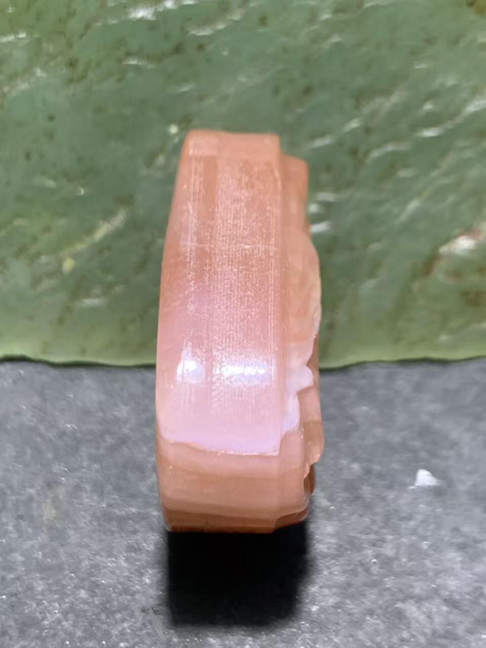 川料红白千层纹南红玛瑙雕刻雄鸡吊坠一个