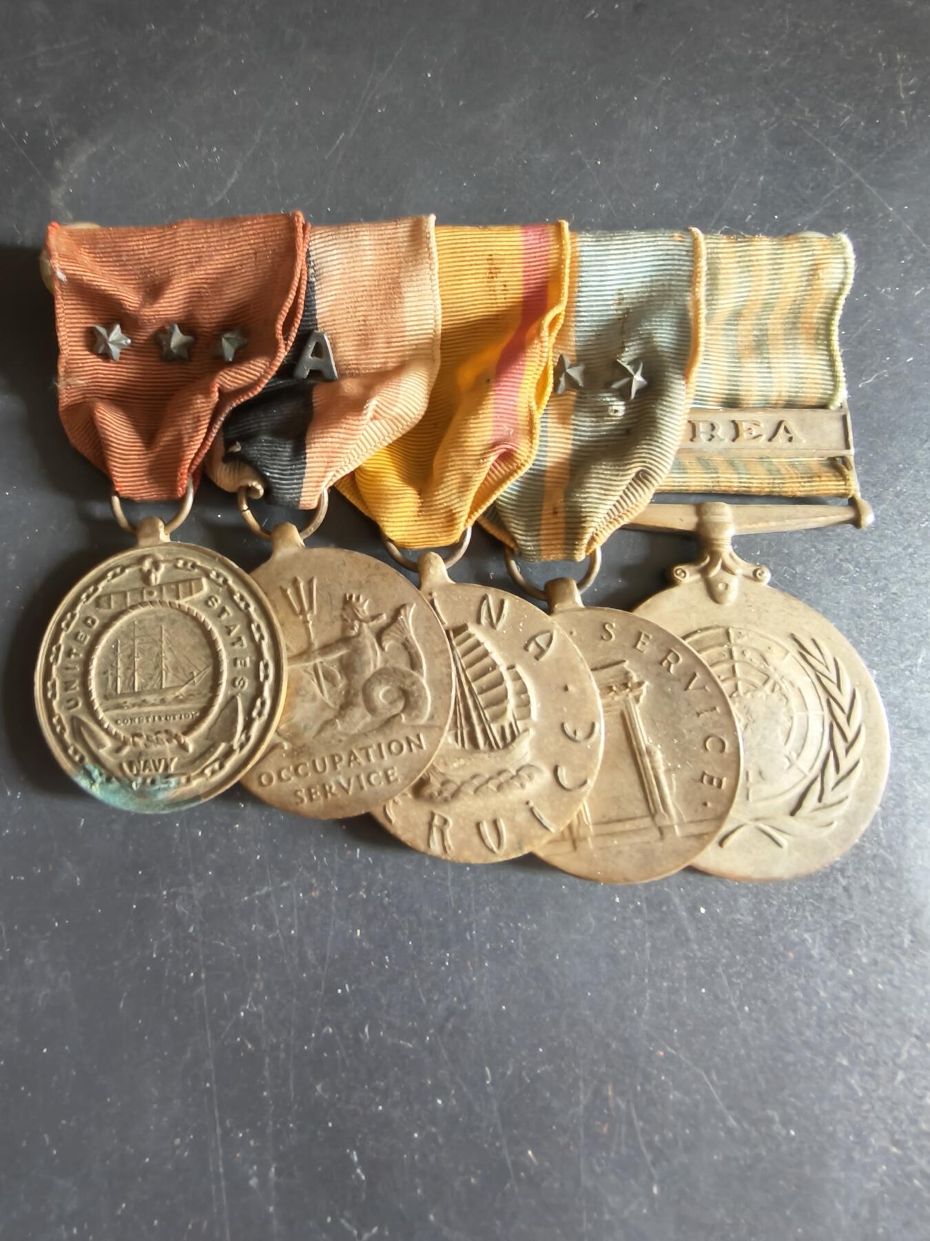 老王徽章第186期 美国海军二战韩战早期手缝5联排奖章     带韩战服役(2星)、联合国韩战、海军品德优良(3星)、二战海军占领军服役、海军版中国服役