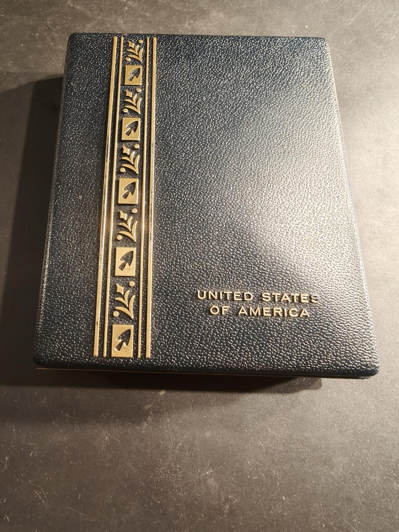 老王徽章第186期 美国陆军预备役成就奖章 原盒带略和珐琅略 少见全套   