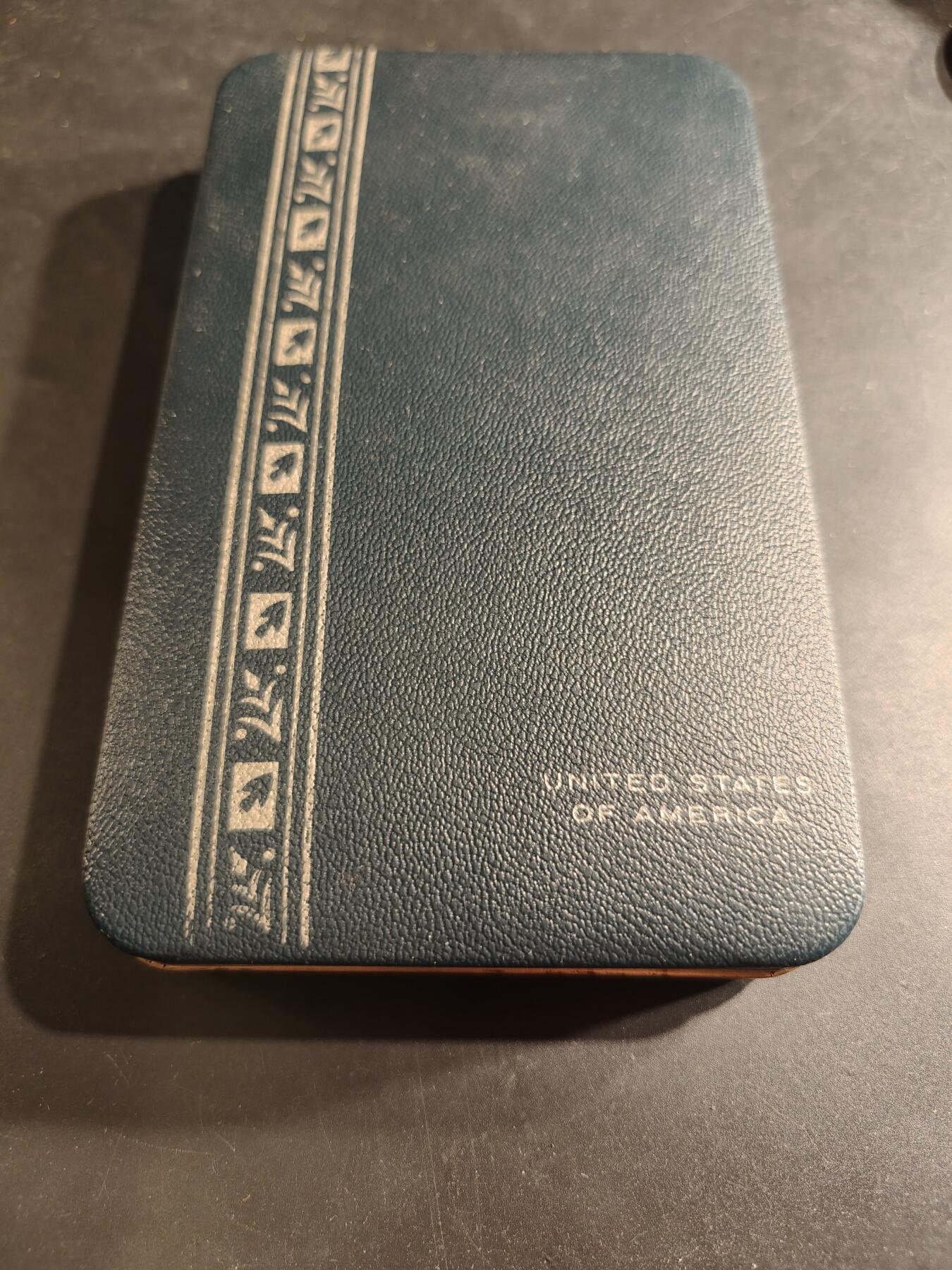 老王徽章第186期 美国功绩服务奖章 原盒带略和珐琅略 少见全套   带一组金属军衔