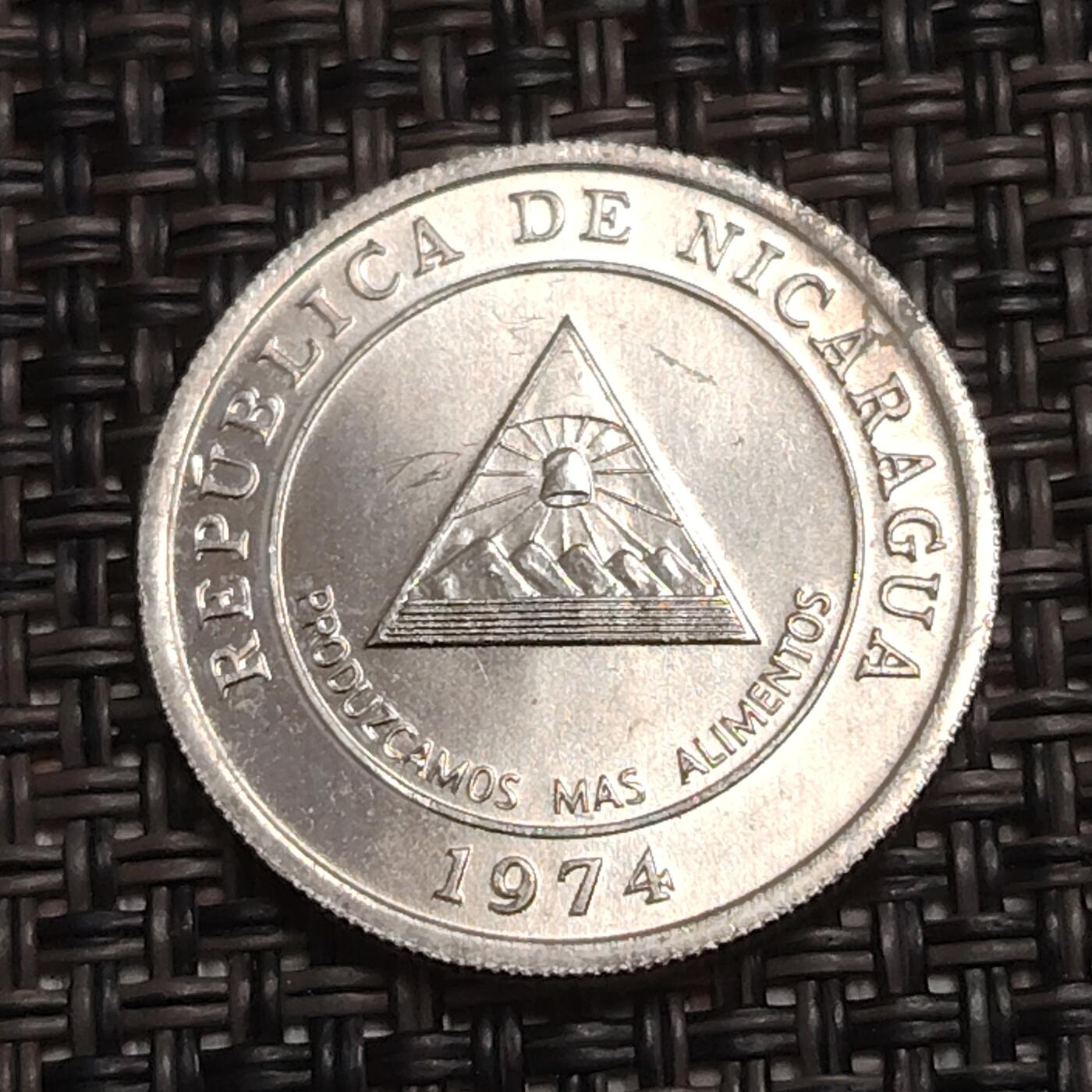 布加迪🐬～世界钱币(上海)🌾第 280 期 /  各国套币和散币 尼加拉瓜🇳🇮 1974年 5分