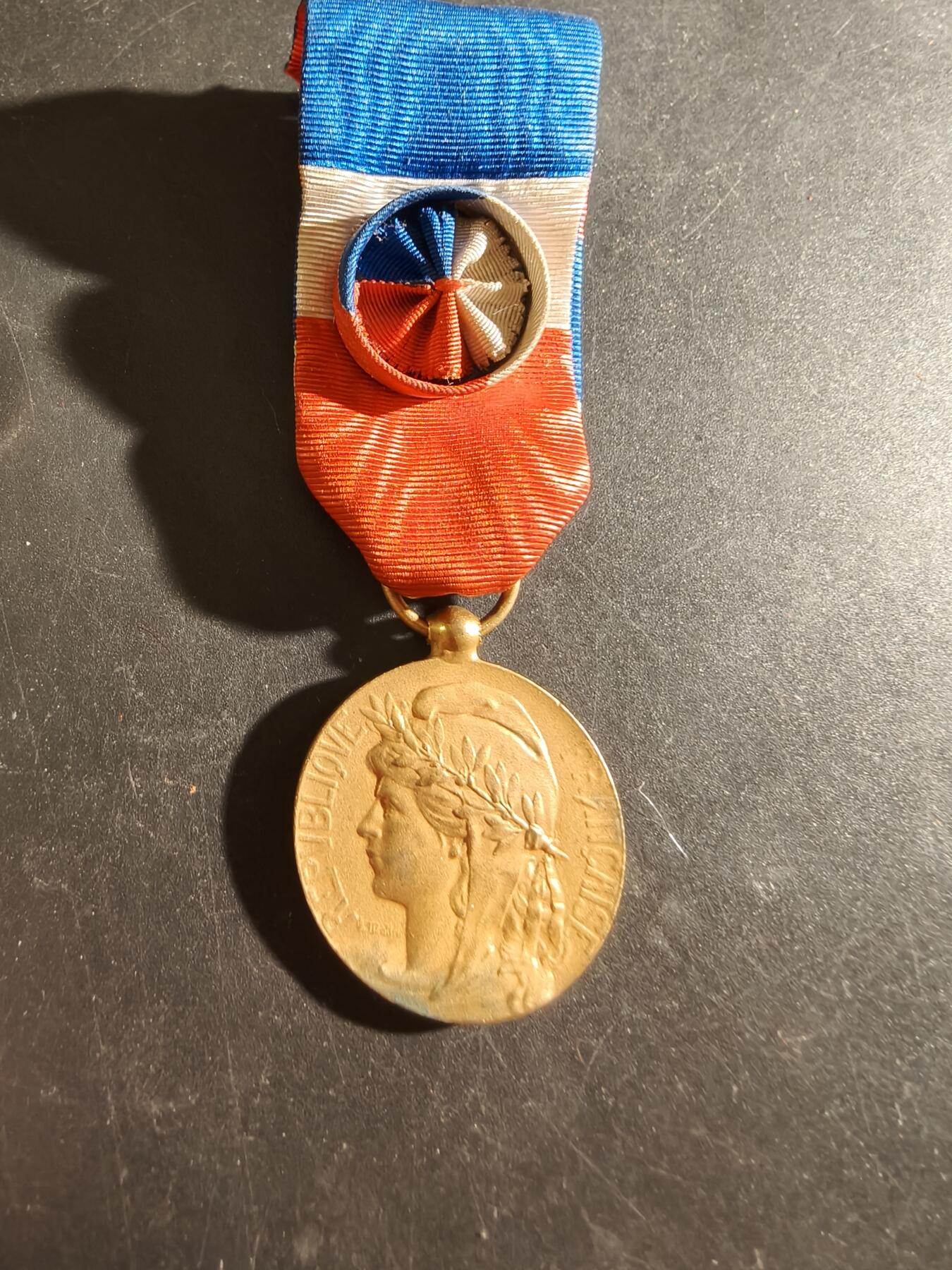 老王徽章第186期 法国金级劳动荣誉奖章   实发版