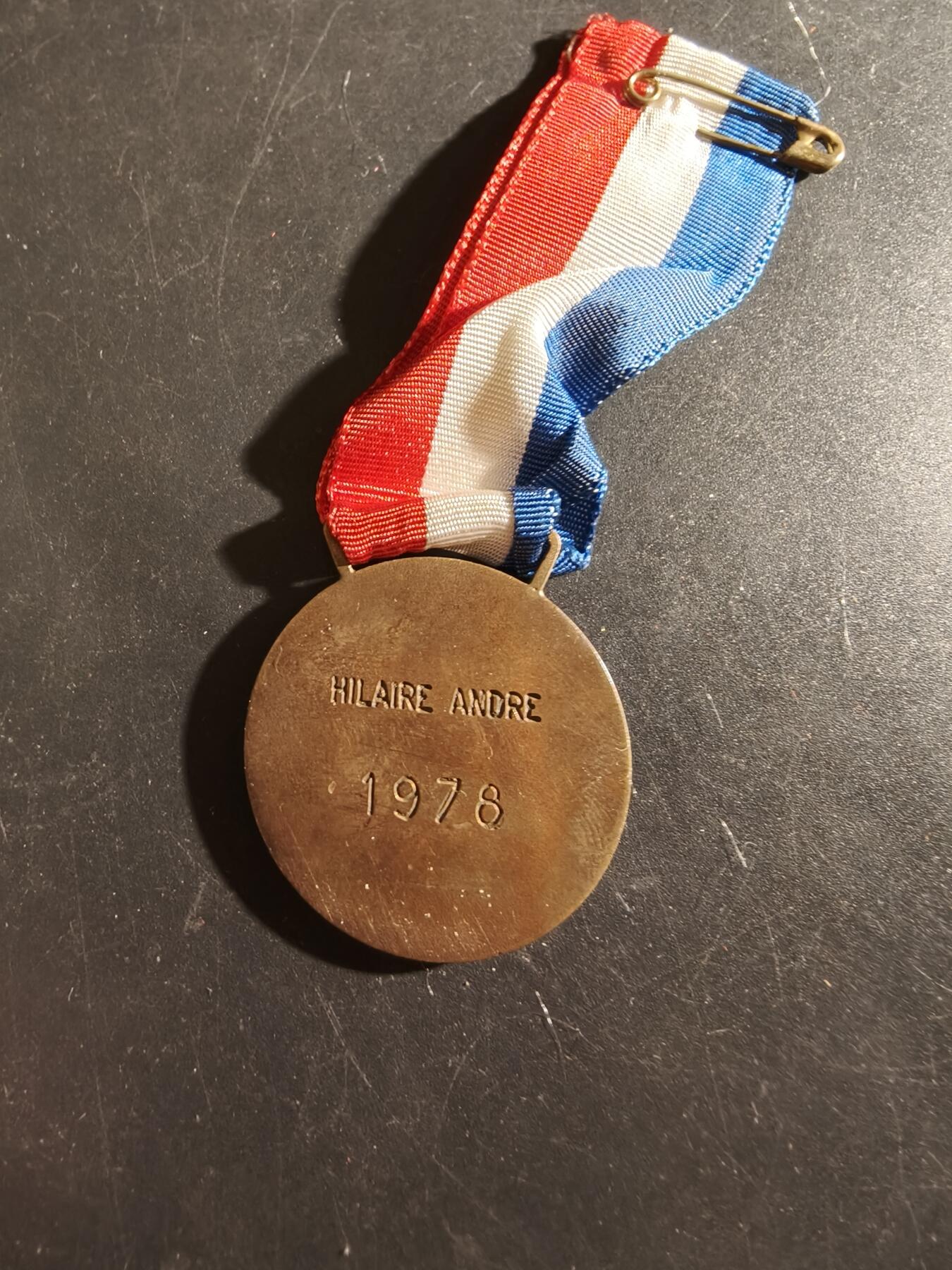 老王徽章第186期 法国铜级工业协会奖章