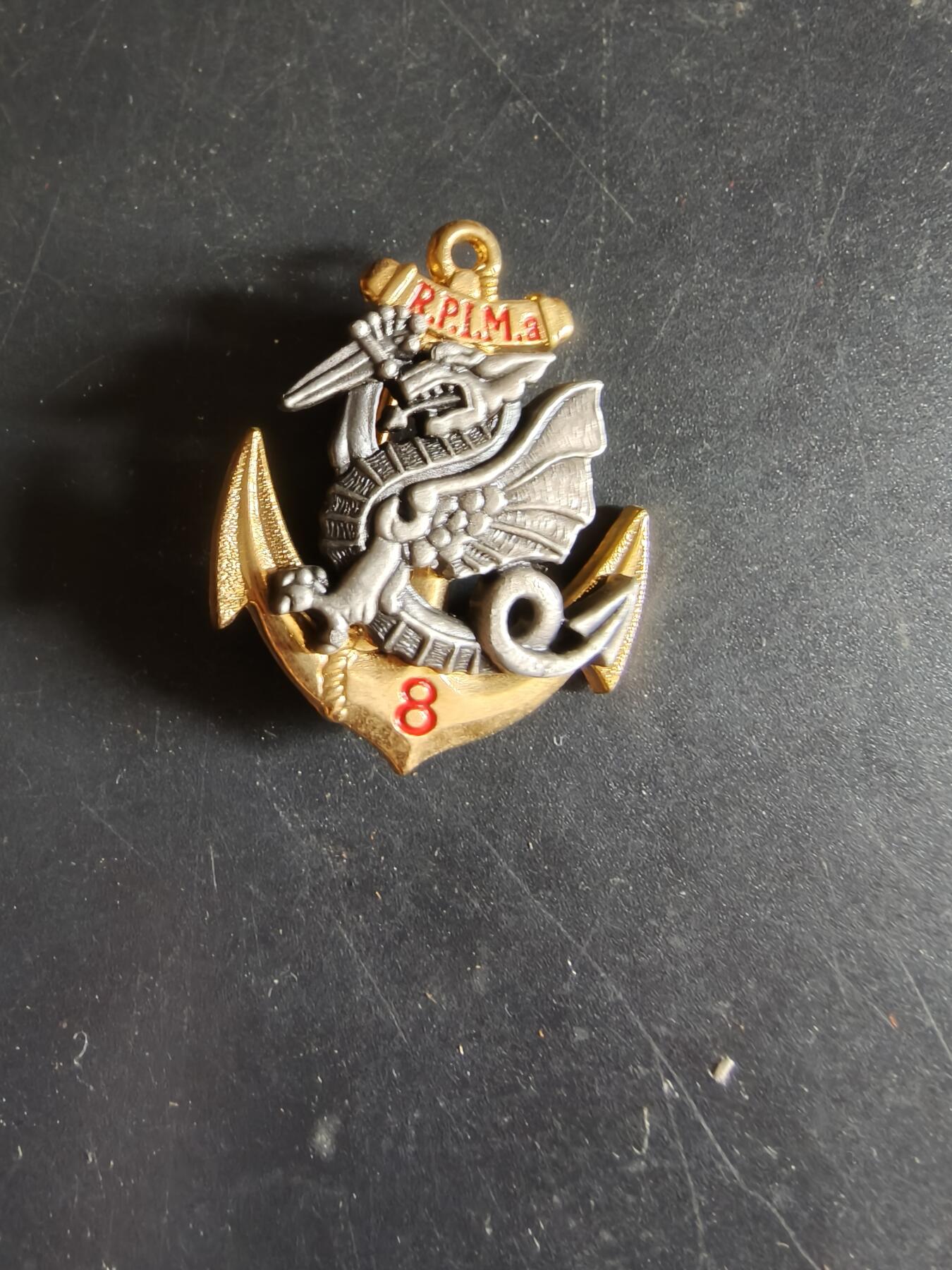 老王徽章第186期 法国海军陆战队第8步兵团证章