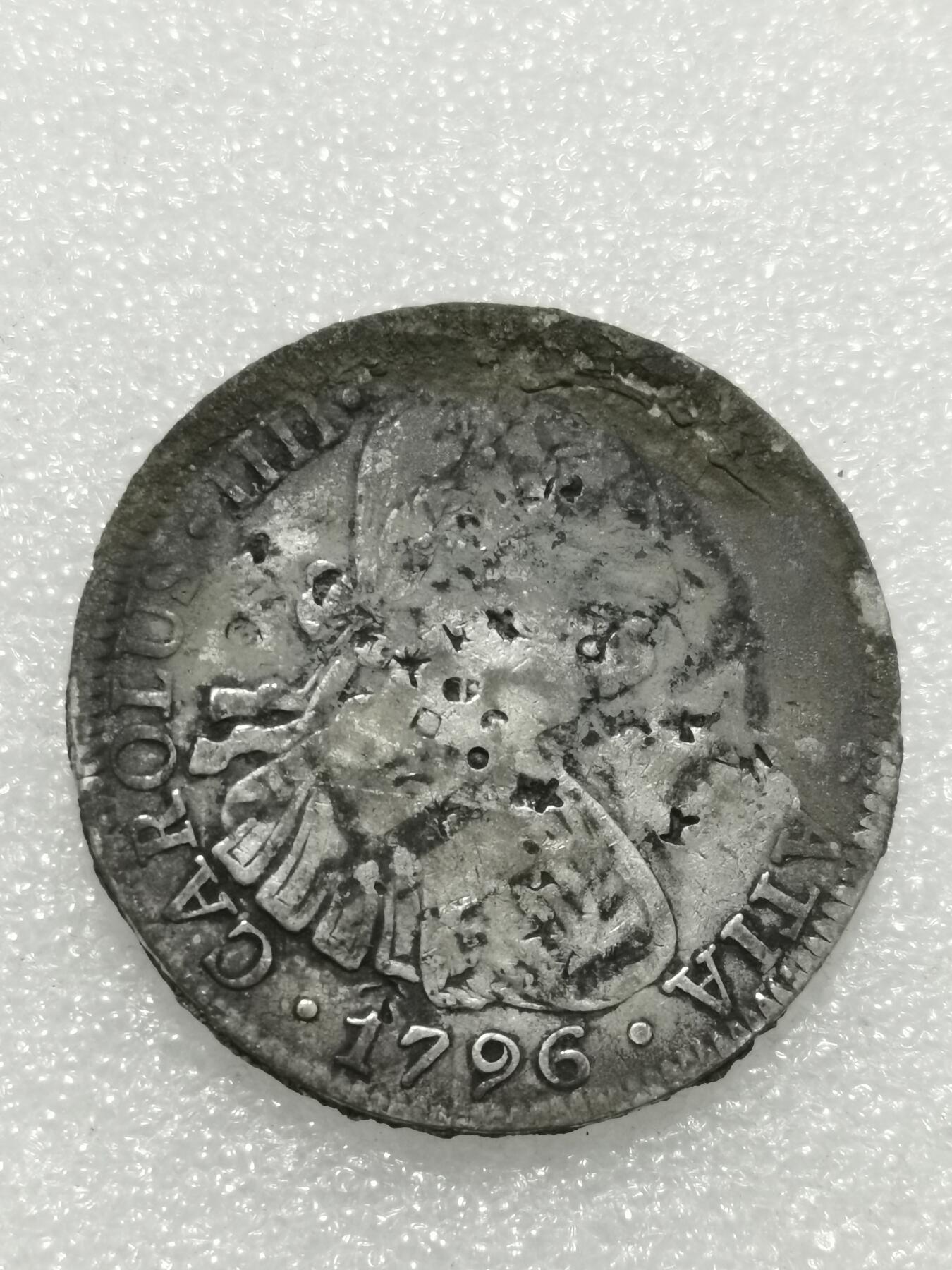 天下钱庄专场欢迎参拍 西属墨西哥卡四老双柱银币，有戳