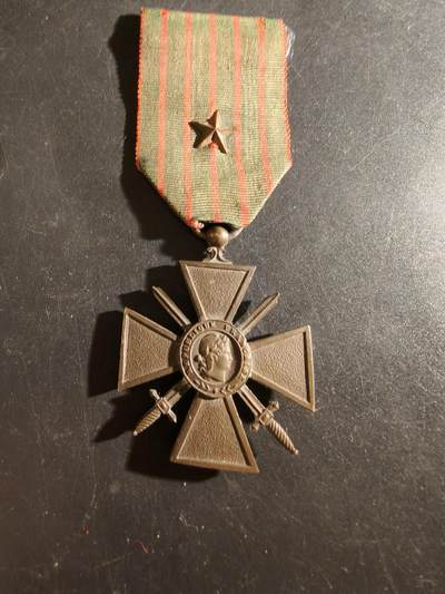 老王徽章第186期 - 法国1915版战争十字奖章   一颗铜星勋饰