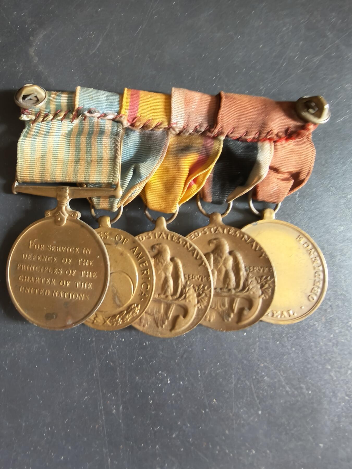 老王徽章第186期 美国海军二战韩战早期手缝5联排奖章     带韩战服役(2星)、联合国韩战、海军品德优良(3星)、二战海军占领军服役、海军版中国服役