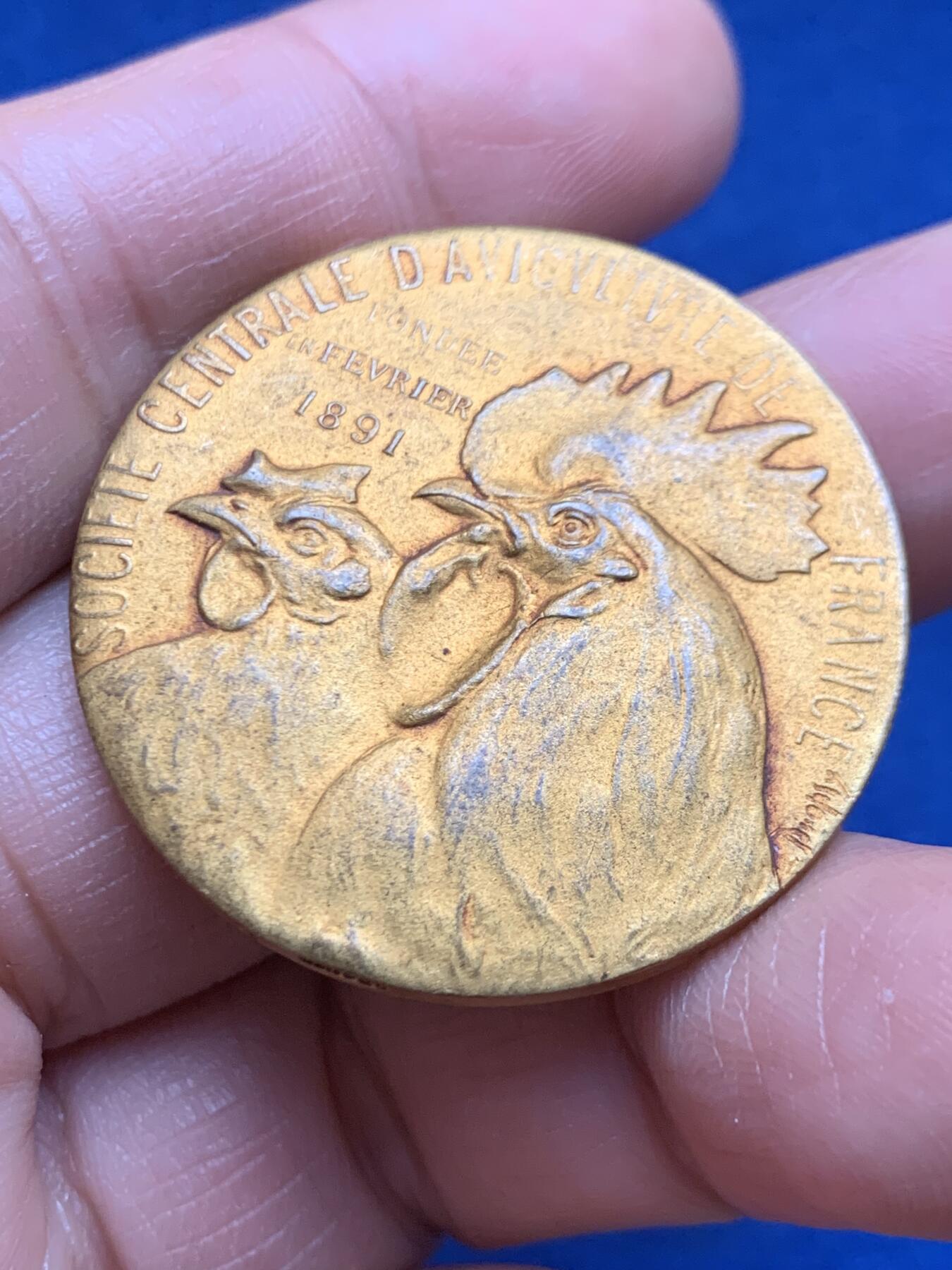 《竞宝斋》第469场 周日，周一 2场连拍 （全场包邮）欢迎送拍 1891年法国鸟舍、家禽饲养与狩猎等优选卫生经济镀金铜章 23.5克 35.9mm