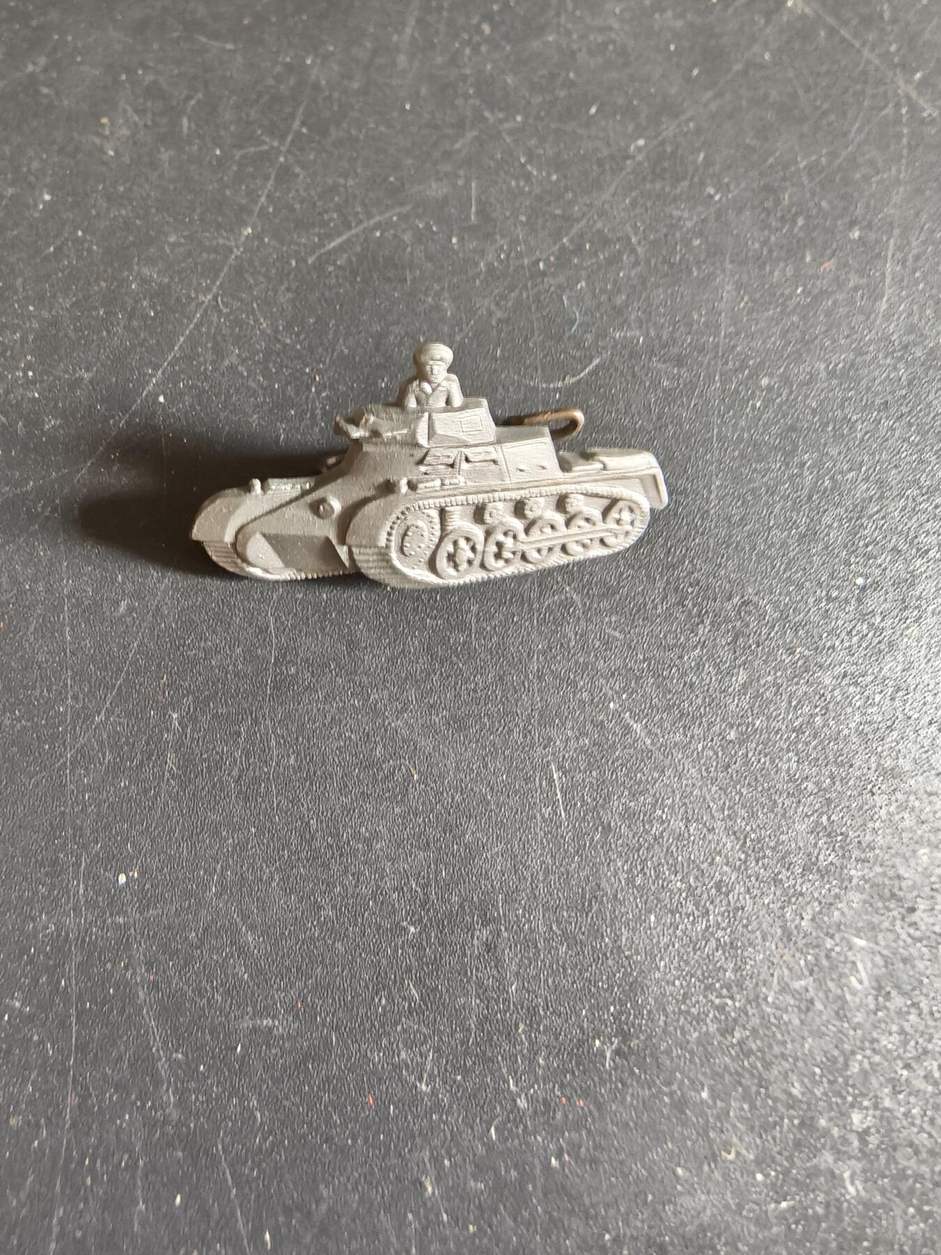 老王徽章第186期 德三国防军装甲部队日证章