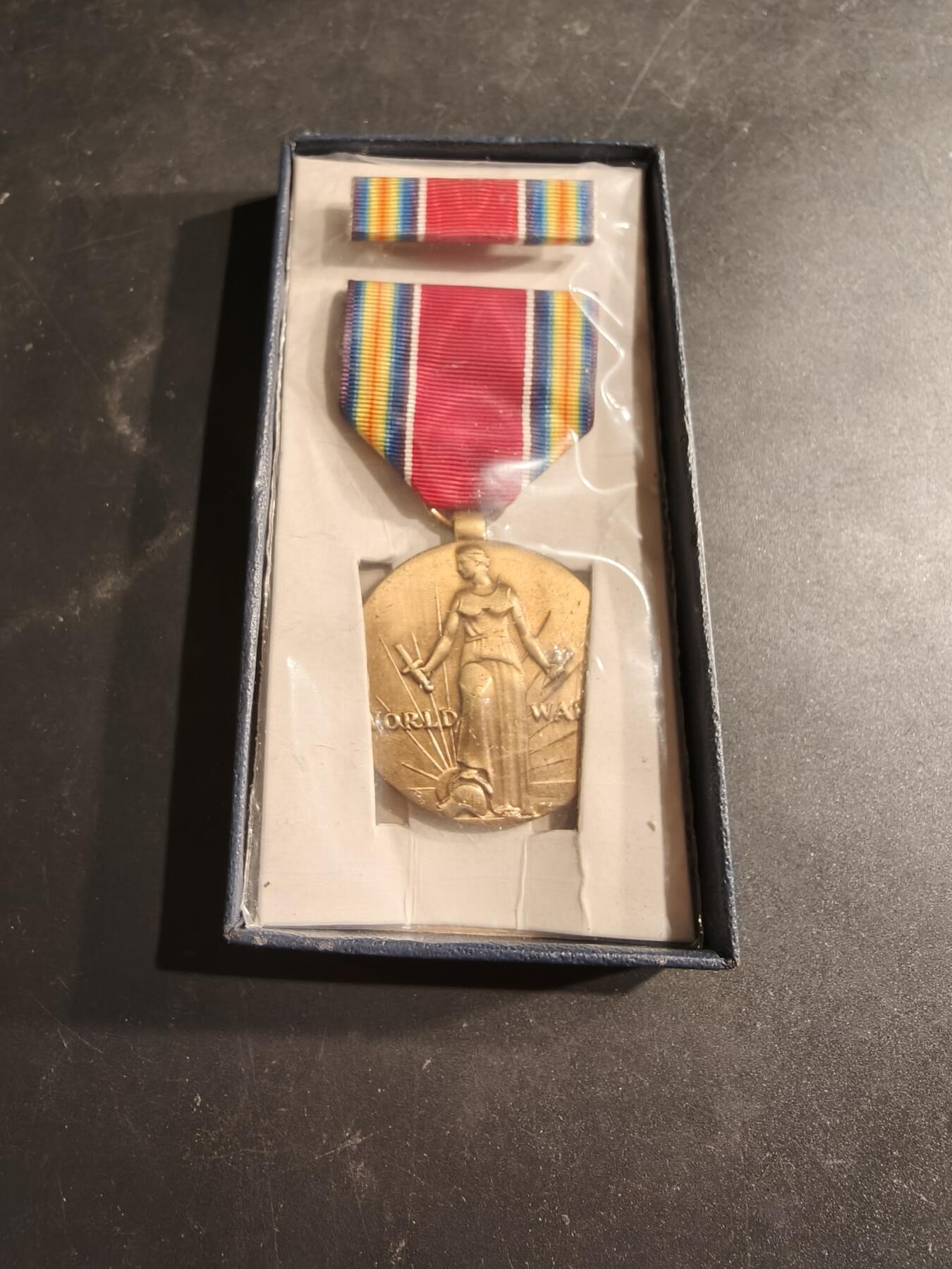 老王徽章第186期 美国二战胜利奖章   原盒无盖