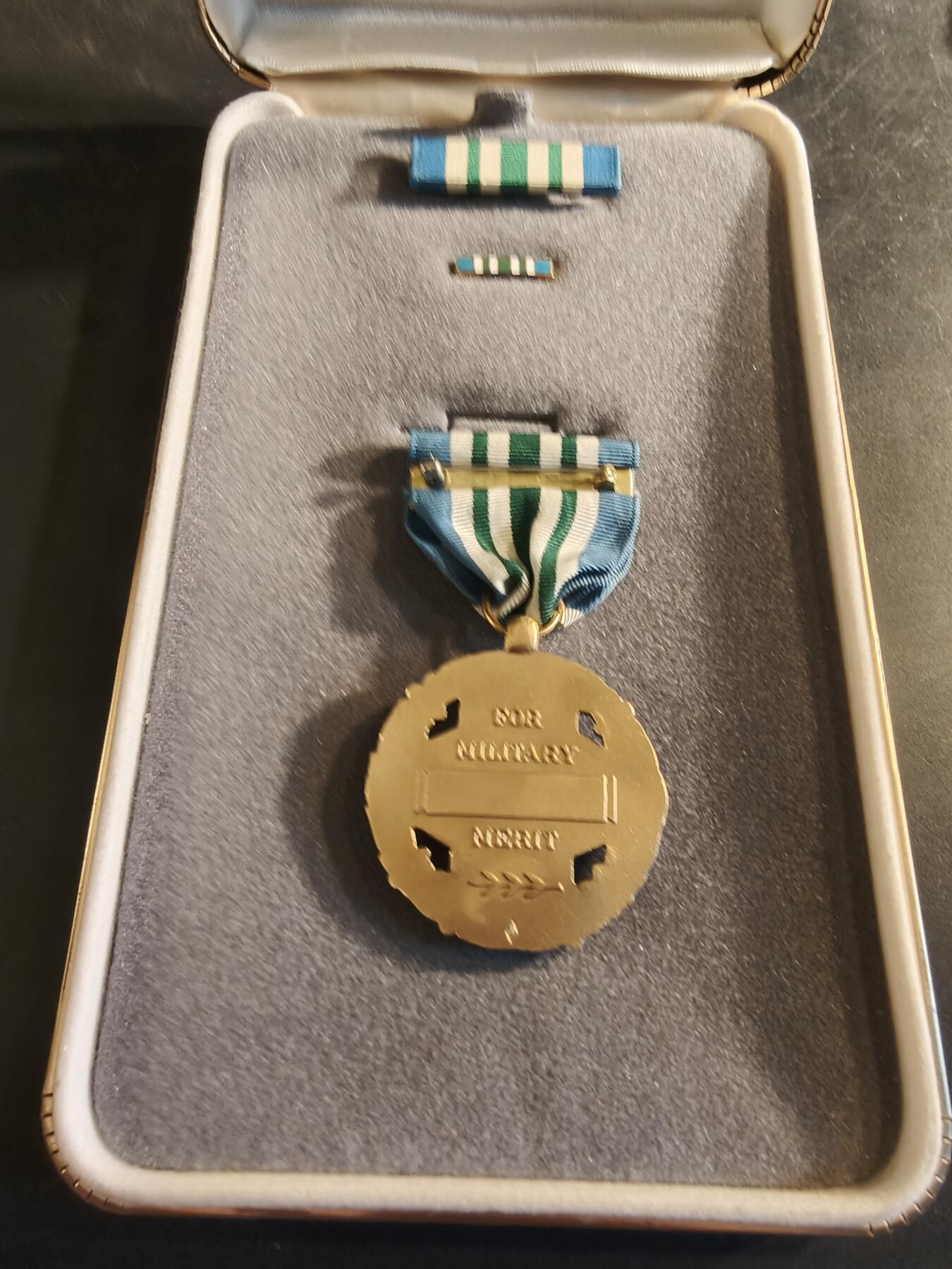 老王徽章第186期 美国三军联勤嘉奖奖章 原盒带略和珐琅略 少见全套