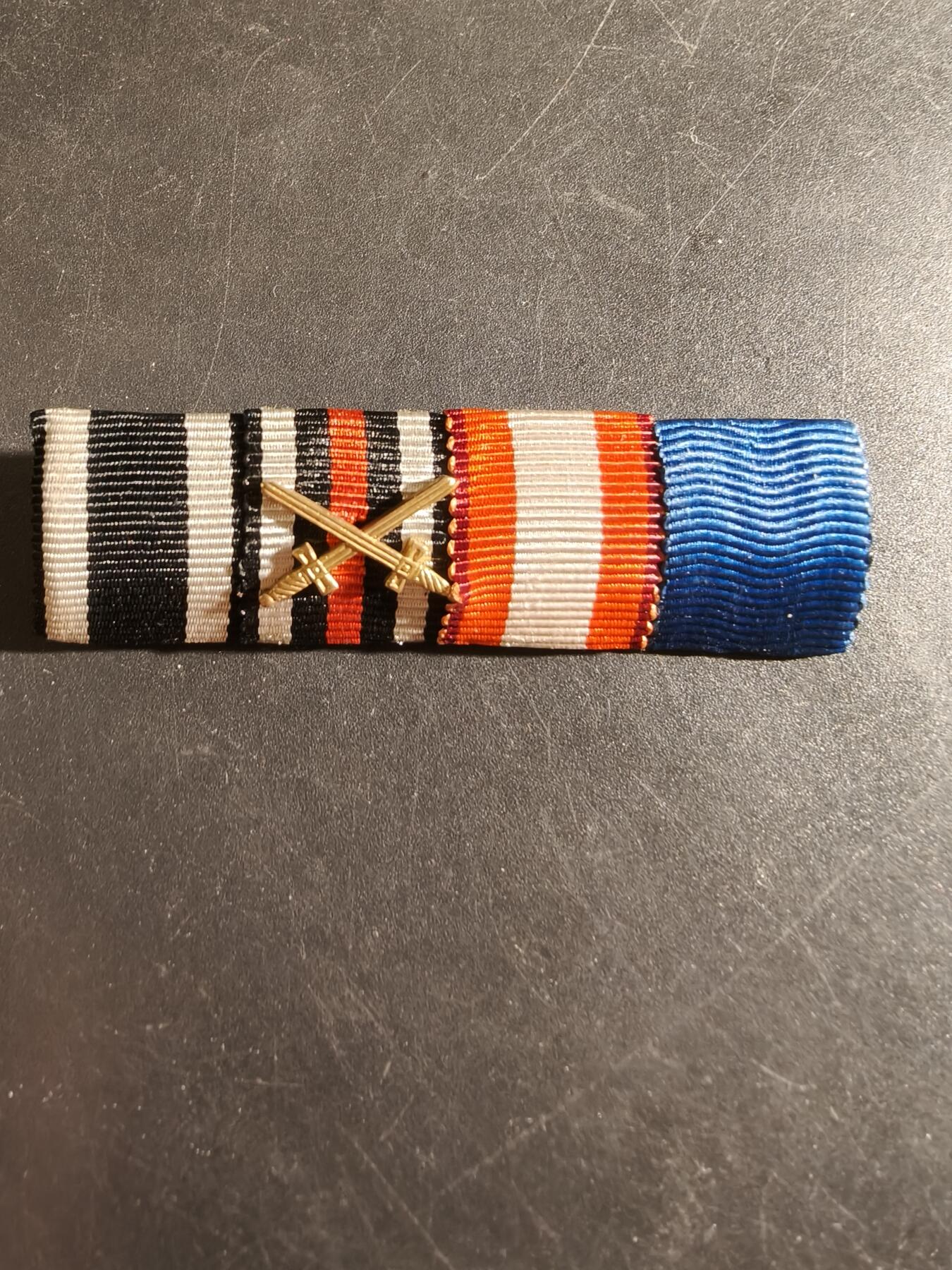 老王徽章第186期 德国一战勋略4R     一战二铁、佩剑兴登堡、二级军事荣誉、普鲁士预备军