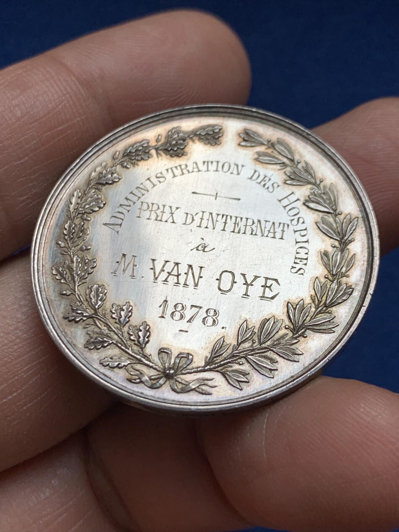 《竞宝斋》第469场 周日，周一 2场连拍 （全场包邮）欢迎送拍 法国1878里尔市银章 22.25克 36mm 蜜蜂银标