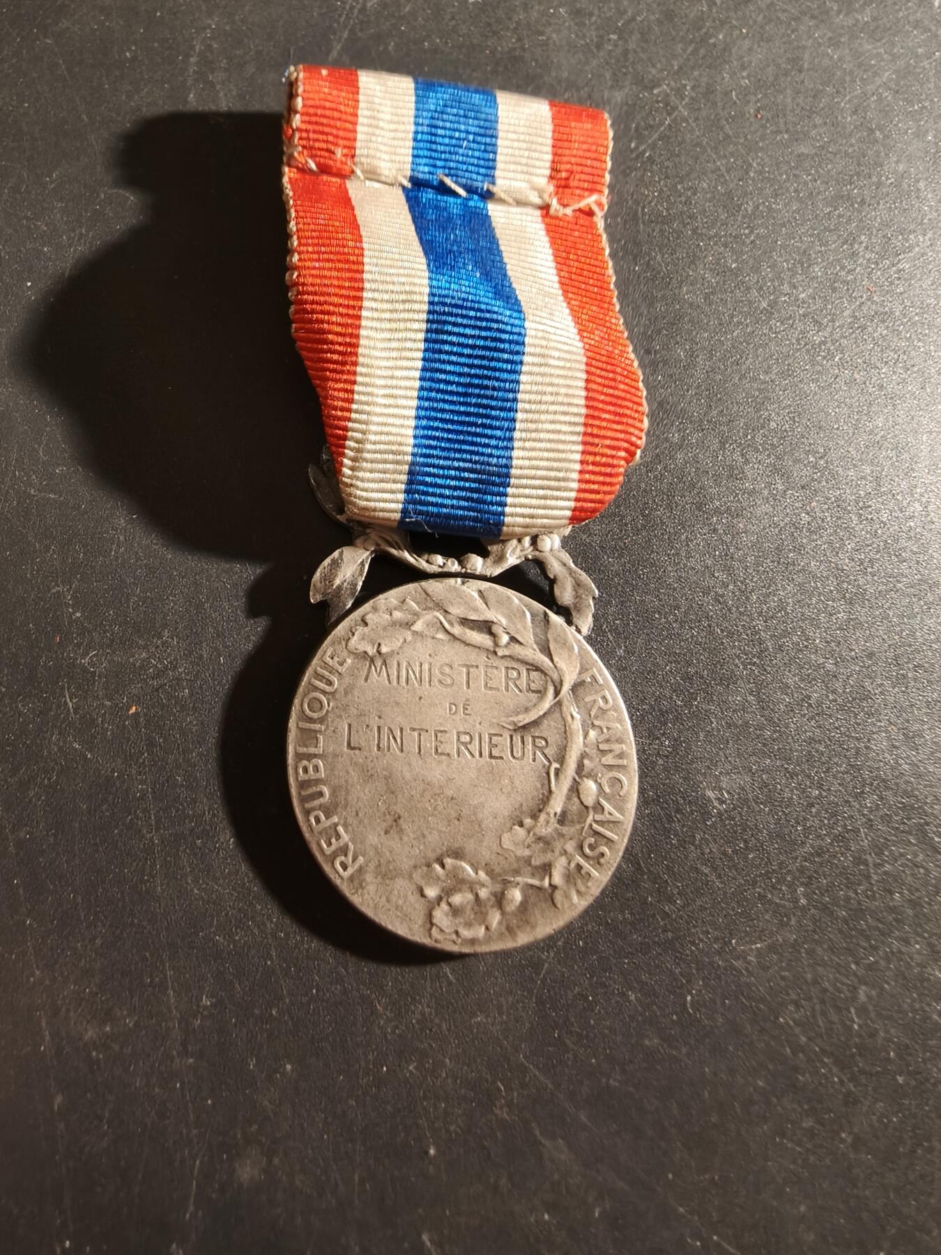老王徽章第186期 法国银级内务部服役奖章