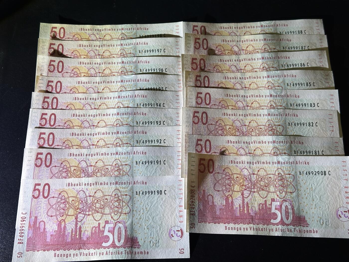 《外钞收藏家》第六百一十六期（精品场）（长期征集拍品、欢迎藏友们联系合作） 南非动物版50兰特 17张一起 全新UNC