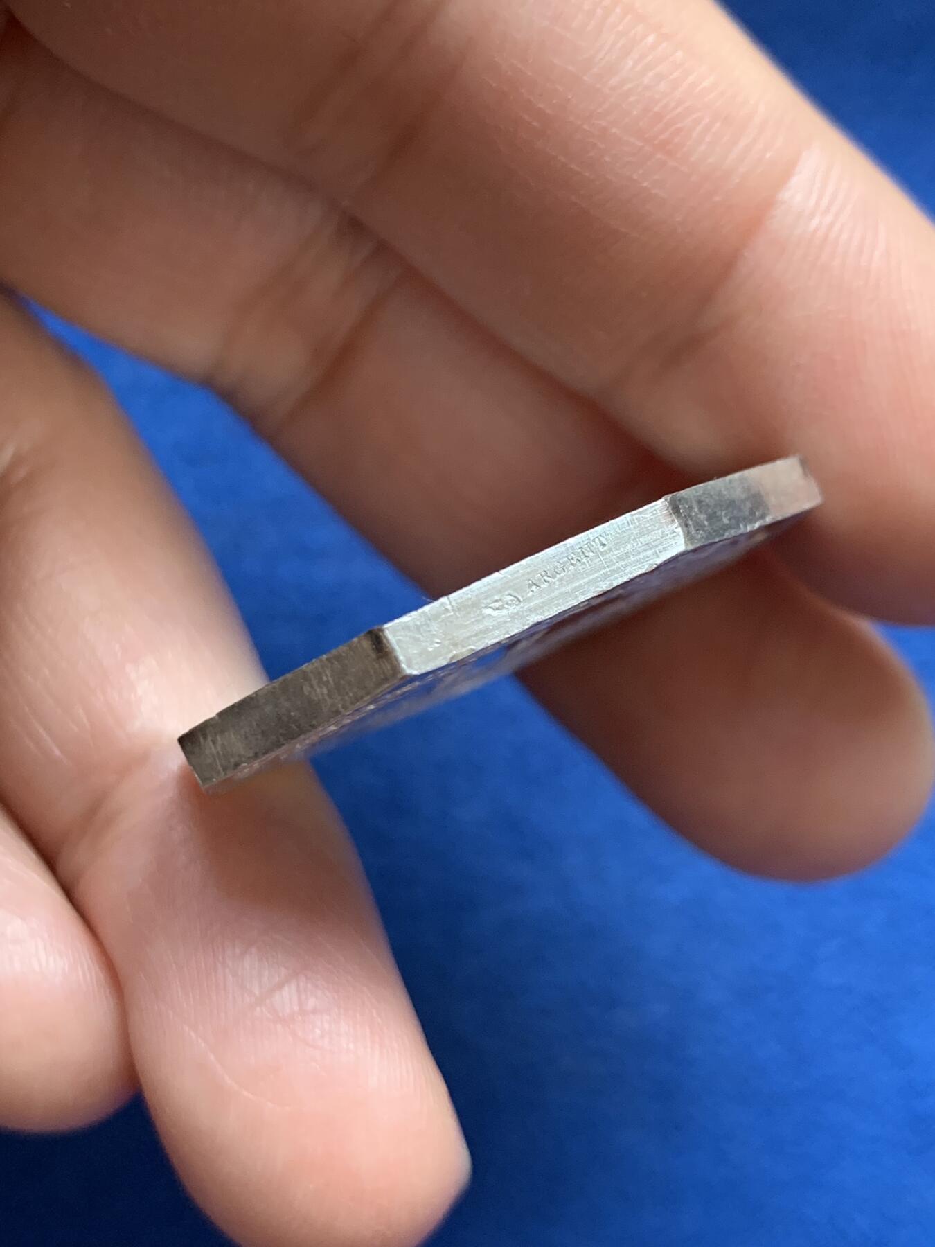 《竞宝斋》第469场 周日，周一 2场连拍 （全场包邮）欢迎送拍 法国布赖地区司法公证人八角银质代币 19.7克 31.2mm 丰饶角银标