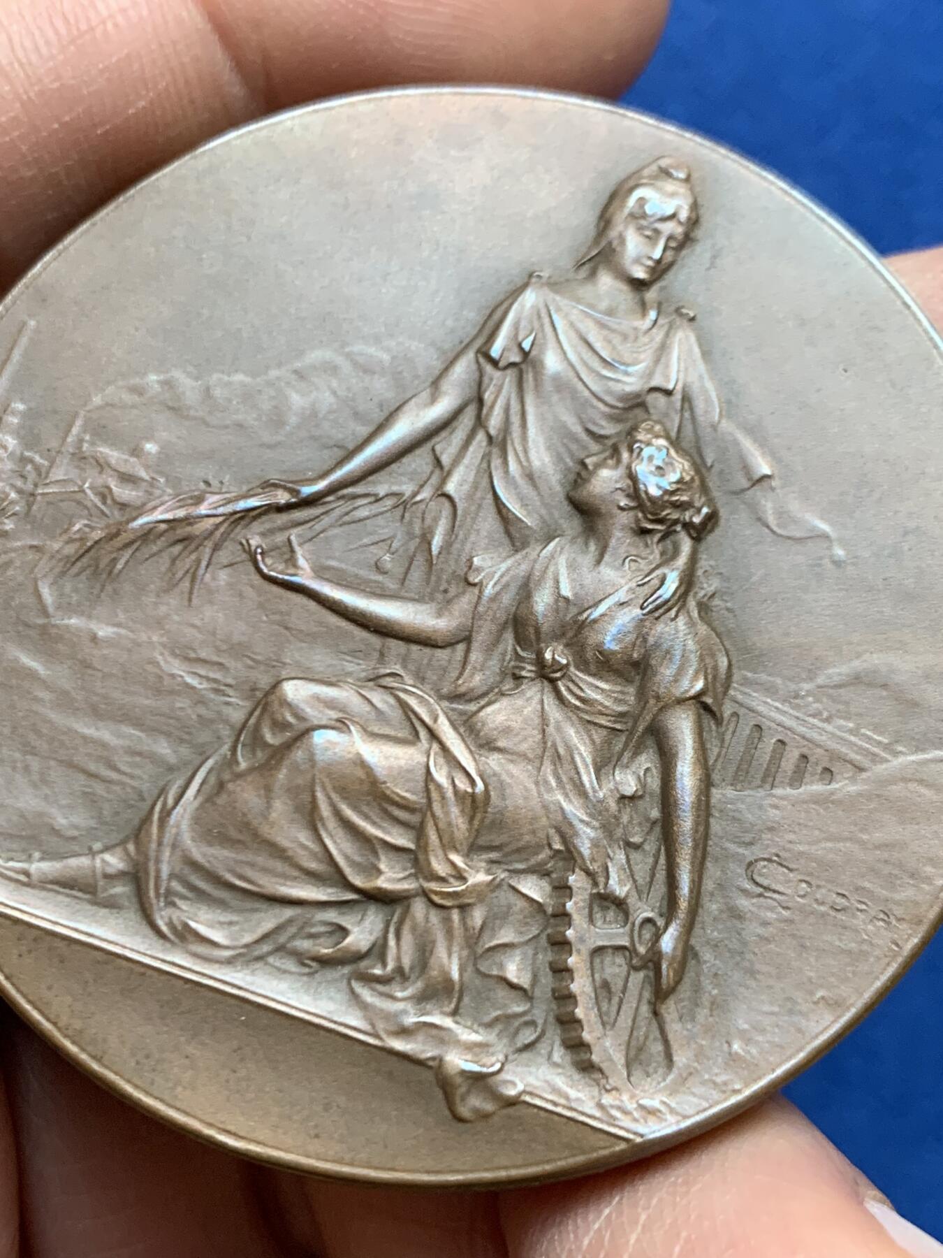 《竞宝斋》第469场 周日，周一 2场连拍 （全场包邮）欢迎送拍 法国光学与精密仪器协会铜章 56.2克 49.5mm 铜标边铭 带盒