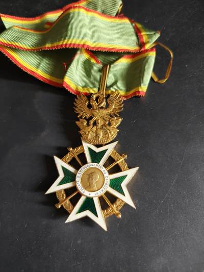 老王徽章第186期 - 法国指挥官级鼓励奉献协会勋章    绶带有瑕疵