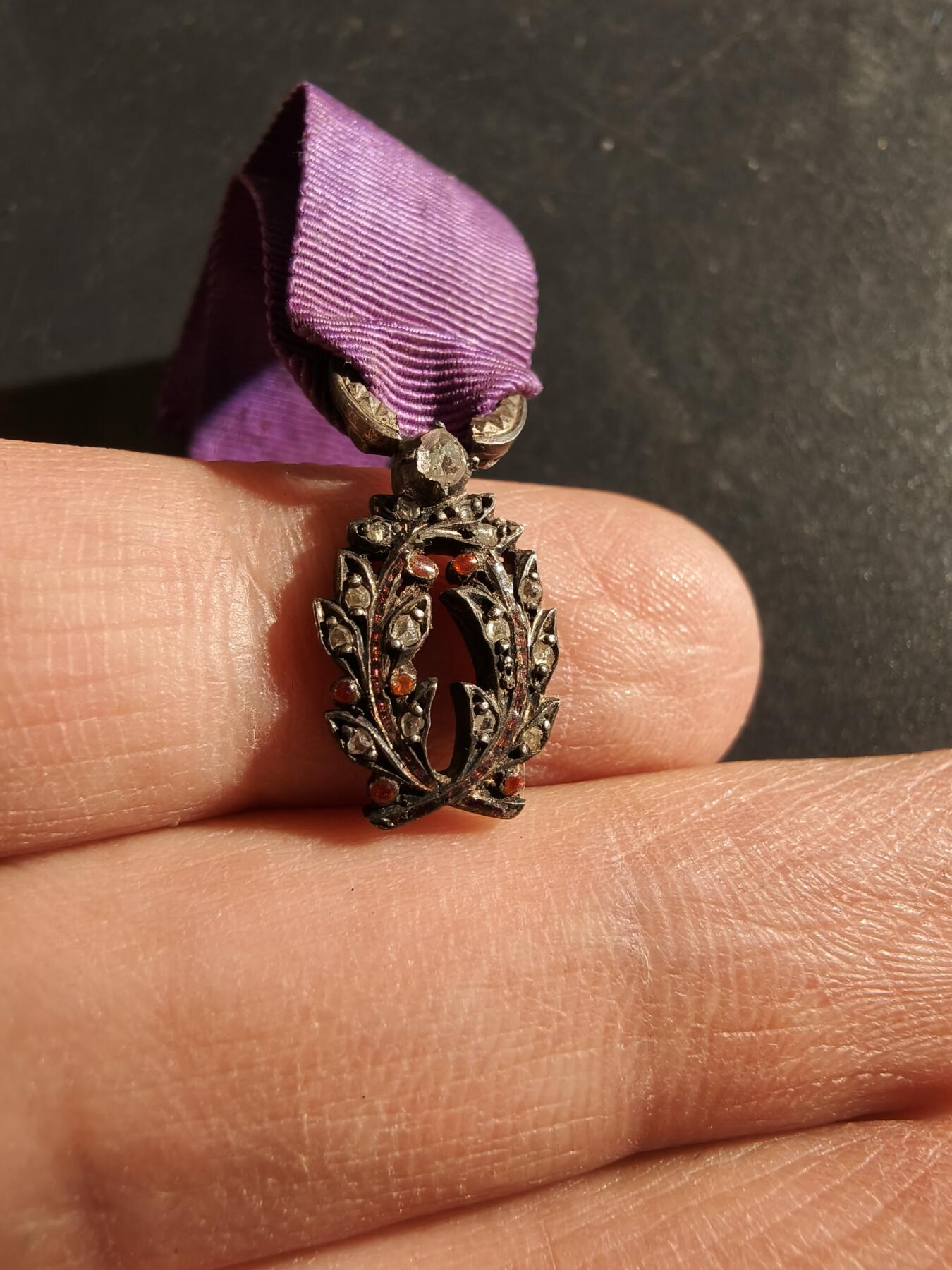 老王徽章第186期 法国骑士级棕榈叶勋章迷你章    银质珐琅镶嵌钻石    原盒    三共早期珠宝商版本