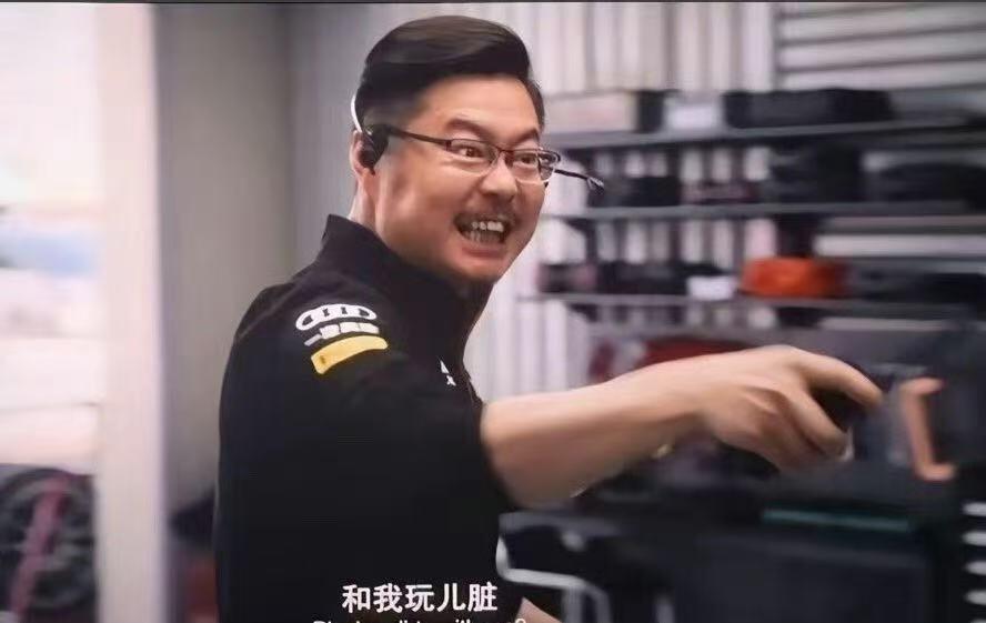 零元拍：导演韩寒，主演沈腾、尹正、魏翔、黄景瑜合签《飞驰人生3》CINITY海报！尺寸：417/296