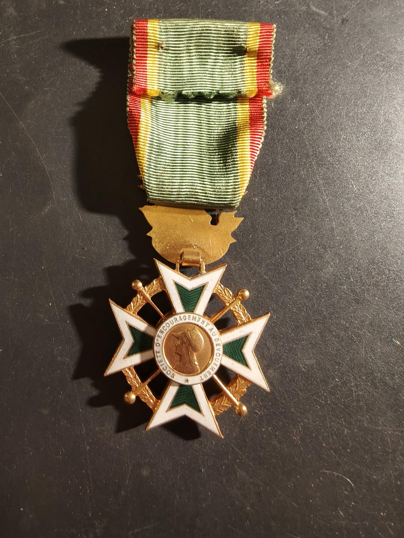 老王徽章第186期 法国骑士级鼓励奉献协会勋章    原盒