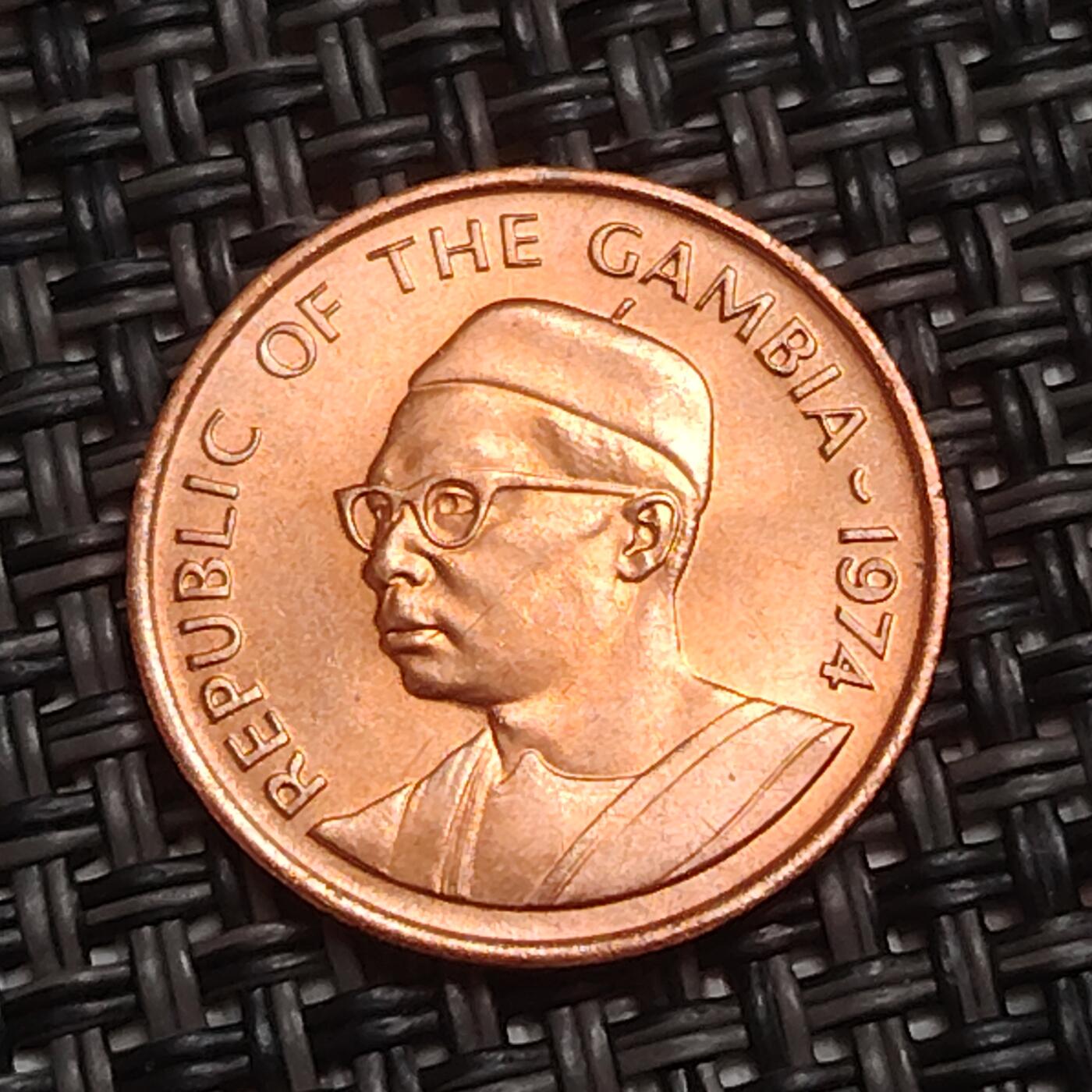 布加迪🐬～世界钱币(上海)🌾第 280 期 /  各国套币和散币 冈比亚🇬🇲 1974年1分 原光品相 花生图案