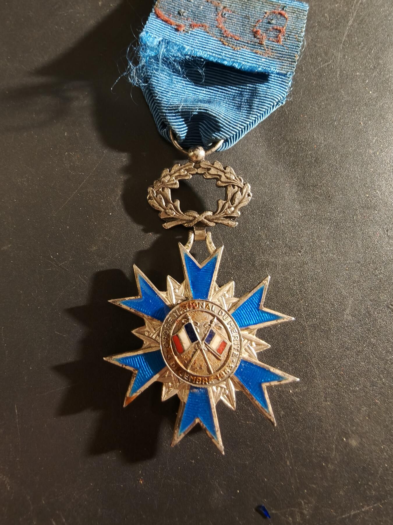 老王徽章第186期 法国骑士级国家功勋勋章    原盒    925银质珐琅     25.2g