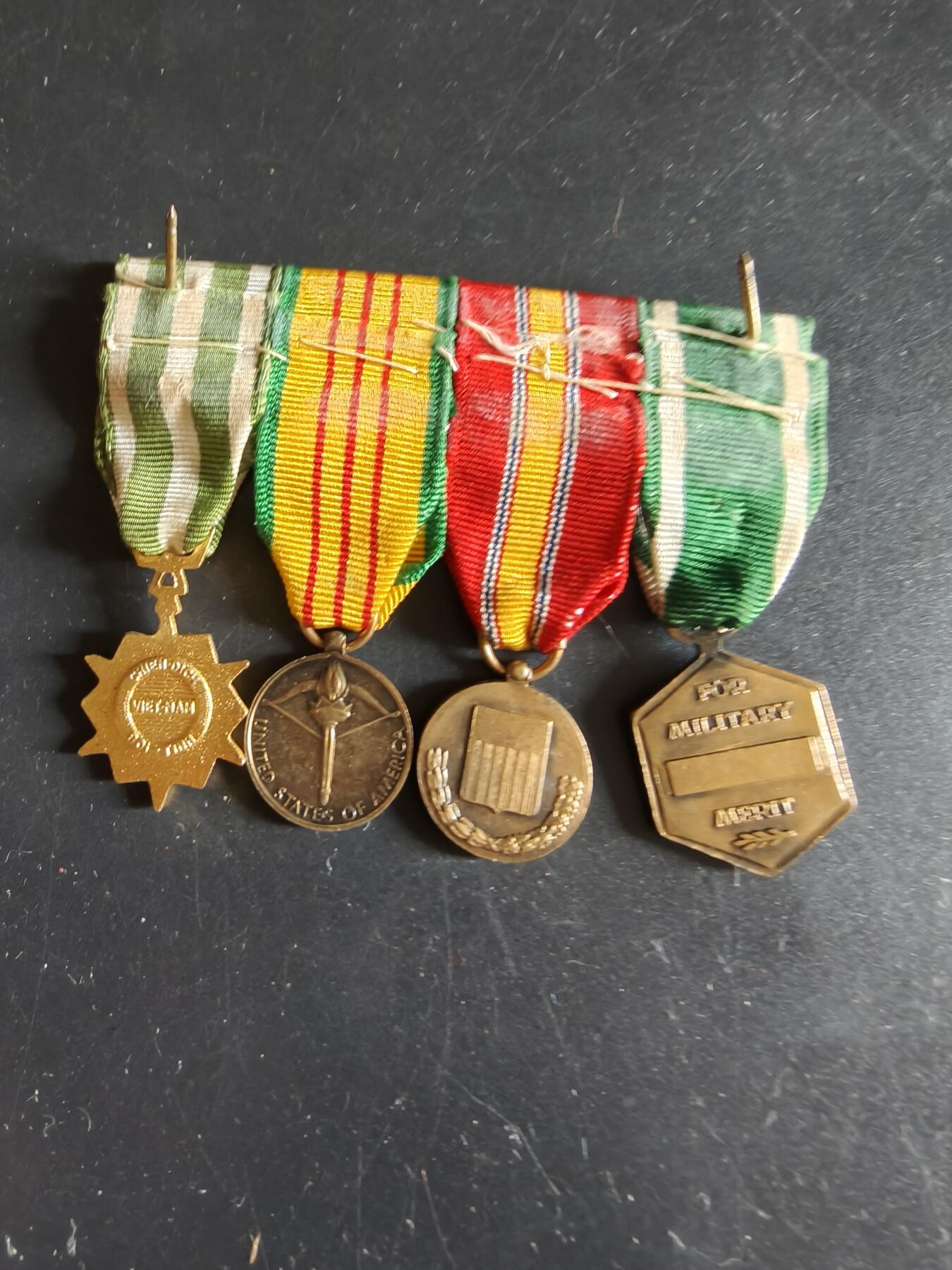 老王徽章第186期 美国海军越战4联排迷你章    海军军事功绩、国防服役、越战服役、越战战役奖章