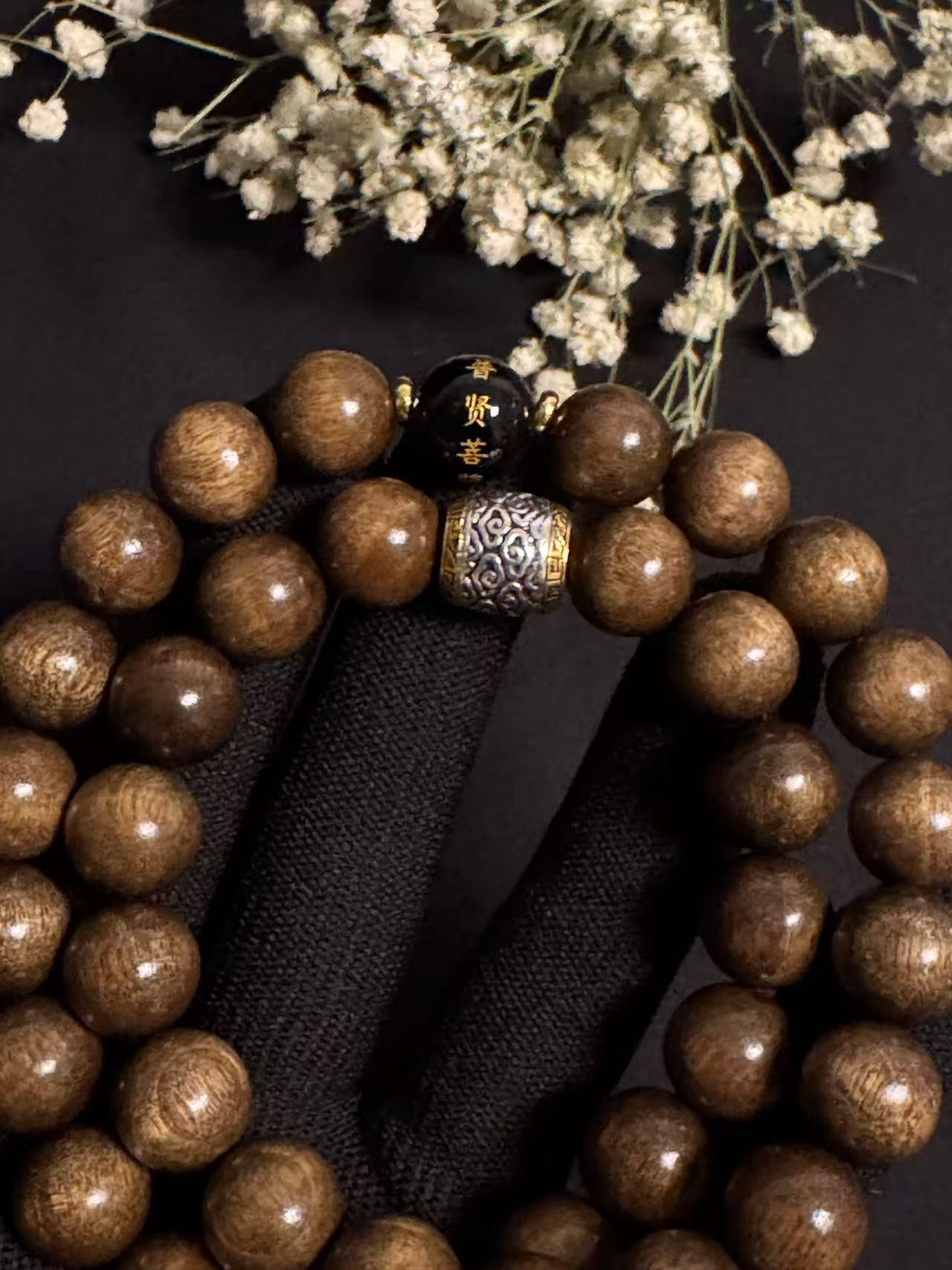 零元拍：本命佛12生肖系列金丝楠手持12MM，普贤菩萨（生肖蛇）金丝果香满满。