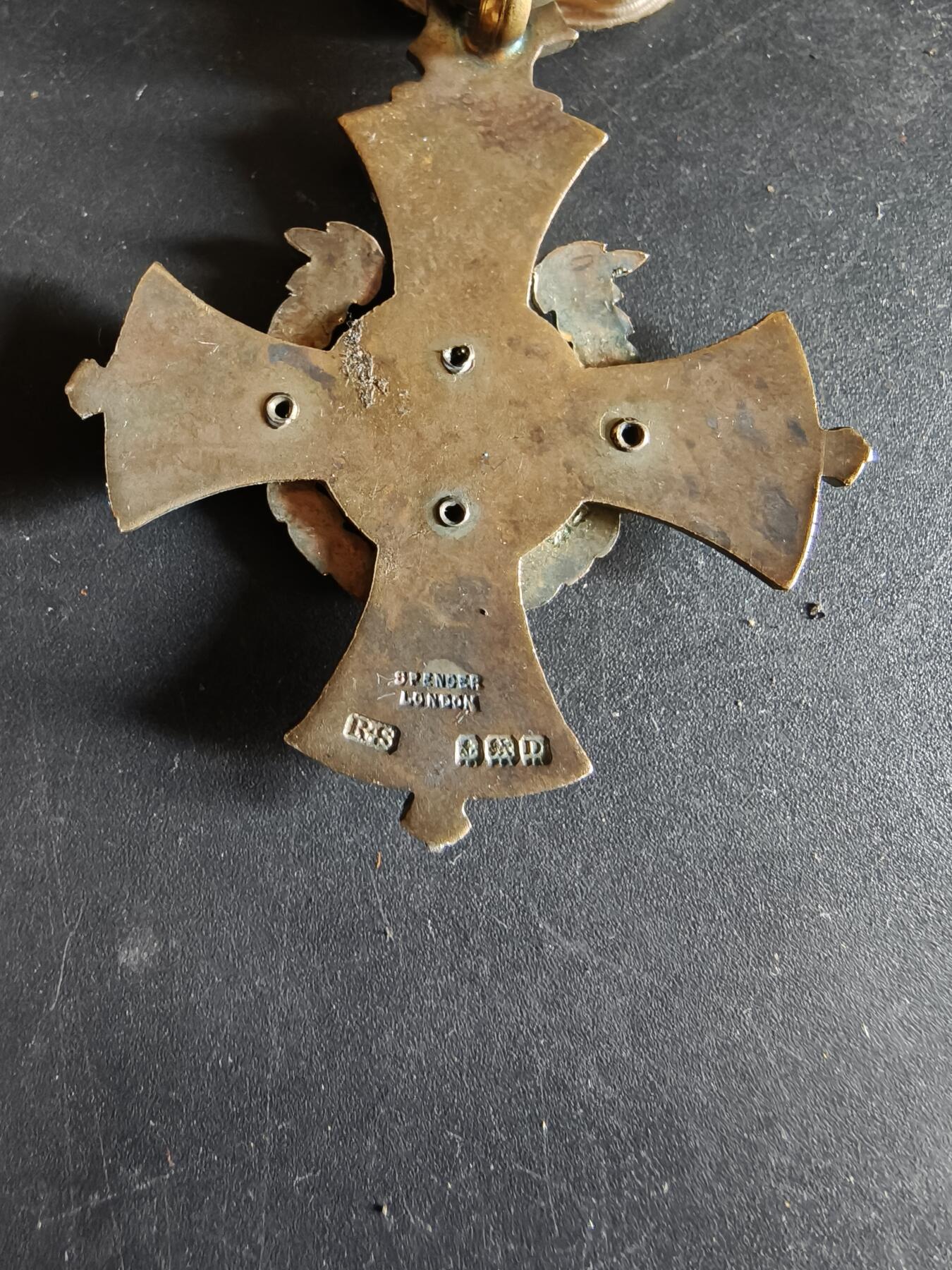 老王徽章第186期 英国皇家共济会女子分会导师奖章    925银质珐琅     21.9g