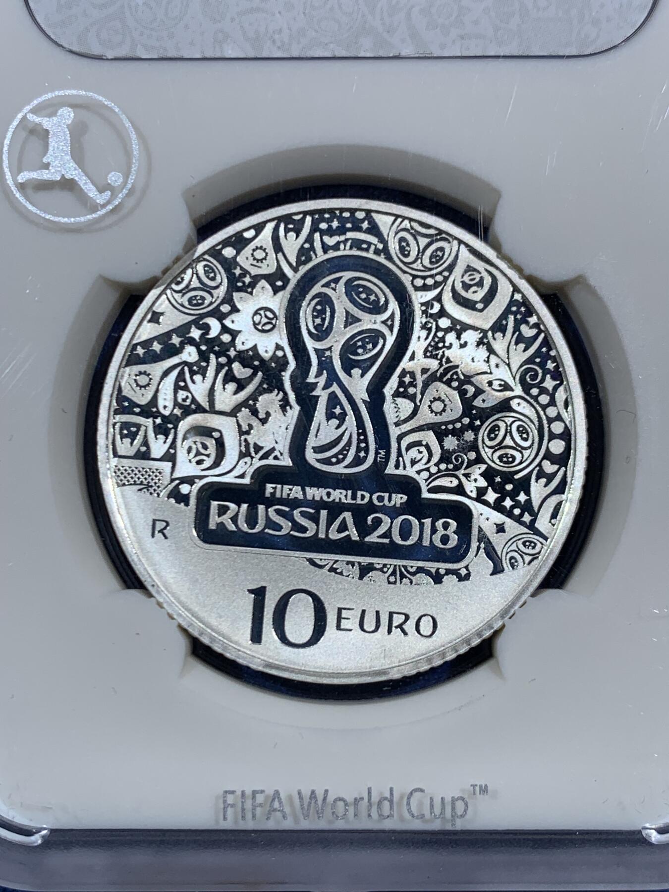 《竞宝斋》第469场 周日，周一 2场连拍 （全场包邮）欢迎送拍 2018年意大利为俄罗斯世界杯发行的10欧元银币，官方封装附证书