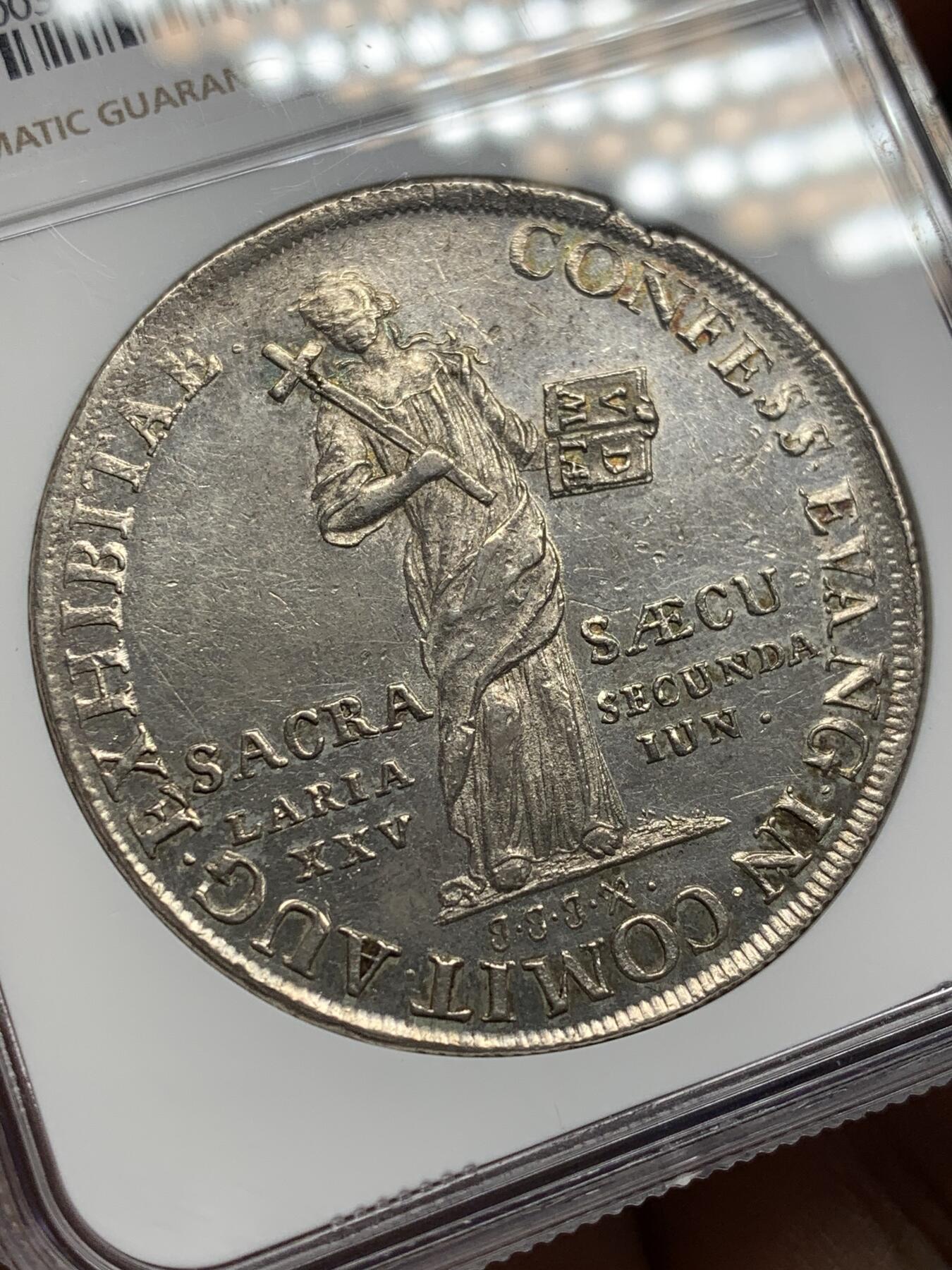 《竞宝斋》第469场 周日，周一 2场连拍 （全场包邮）欢迎送拍 NGC AU58 吕贝克自由市 1730年 1泰勒银币 奥格斯堡信纲200周年纪念 背面帝国鹰栩栩如生 罕见品种 盒子左下角有磕