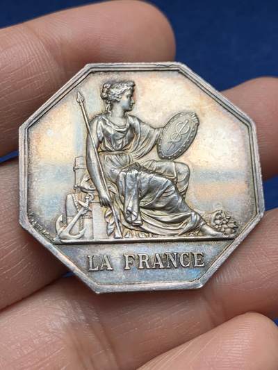 《竞宝斋》第469场 周日，周一 2场连拍 （全场包邮）欢迎送拍 - 法国人寿保险公司八角银质代币 女神坐像 19.85克 36.2mm 丰饶角银标