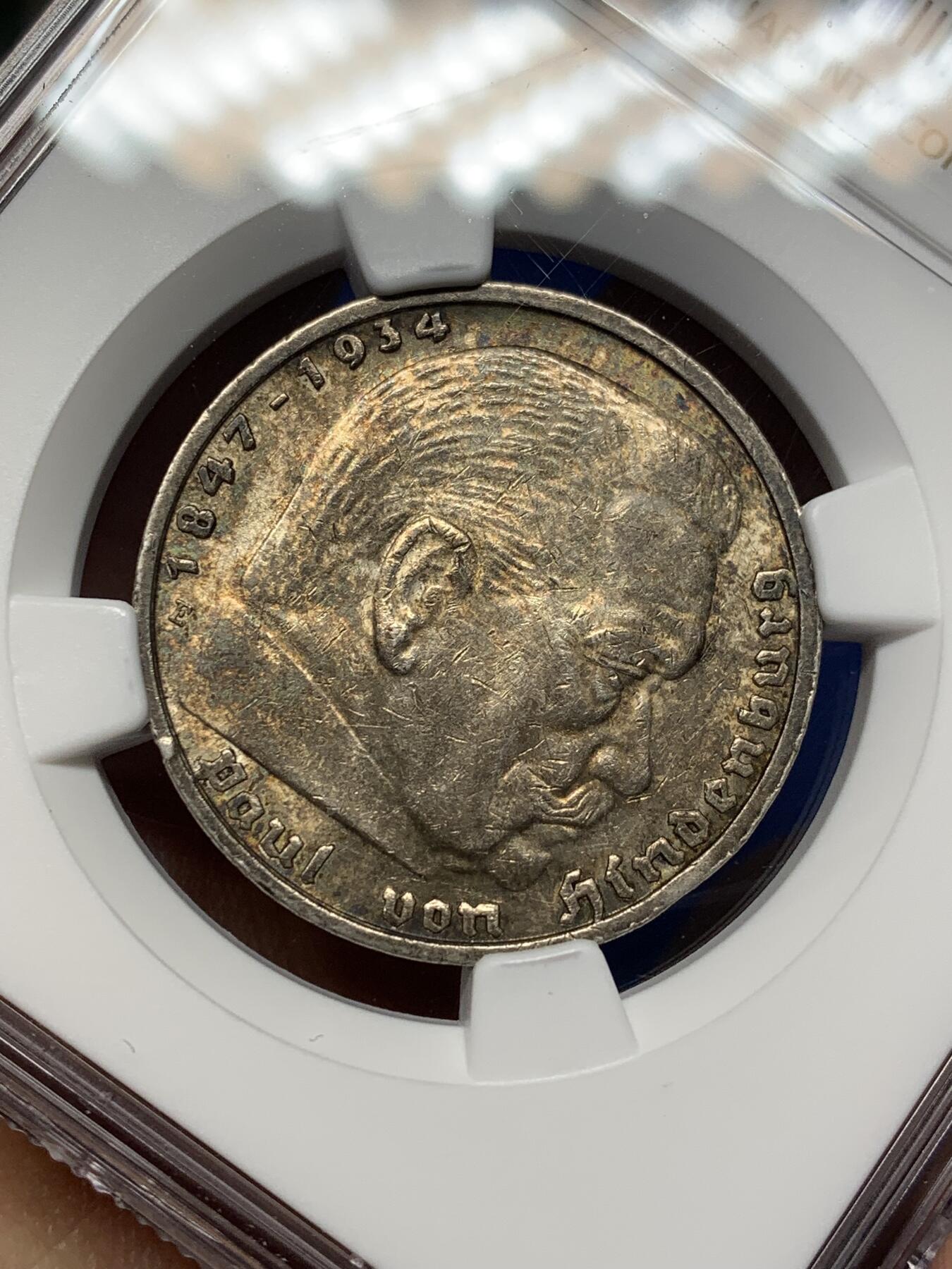 《竞宝斋》第469场 周日，周一 2场连拍 （全场包邮）欢迎送拍 NGC MS61 德国兴登堡1937E带风车5马克银币，热门品种，五彩包浆状态好，尤其背面包浆极美