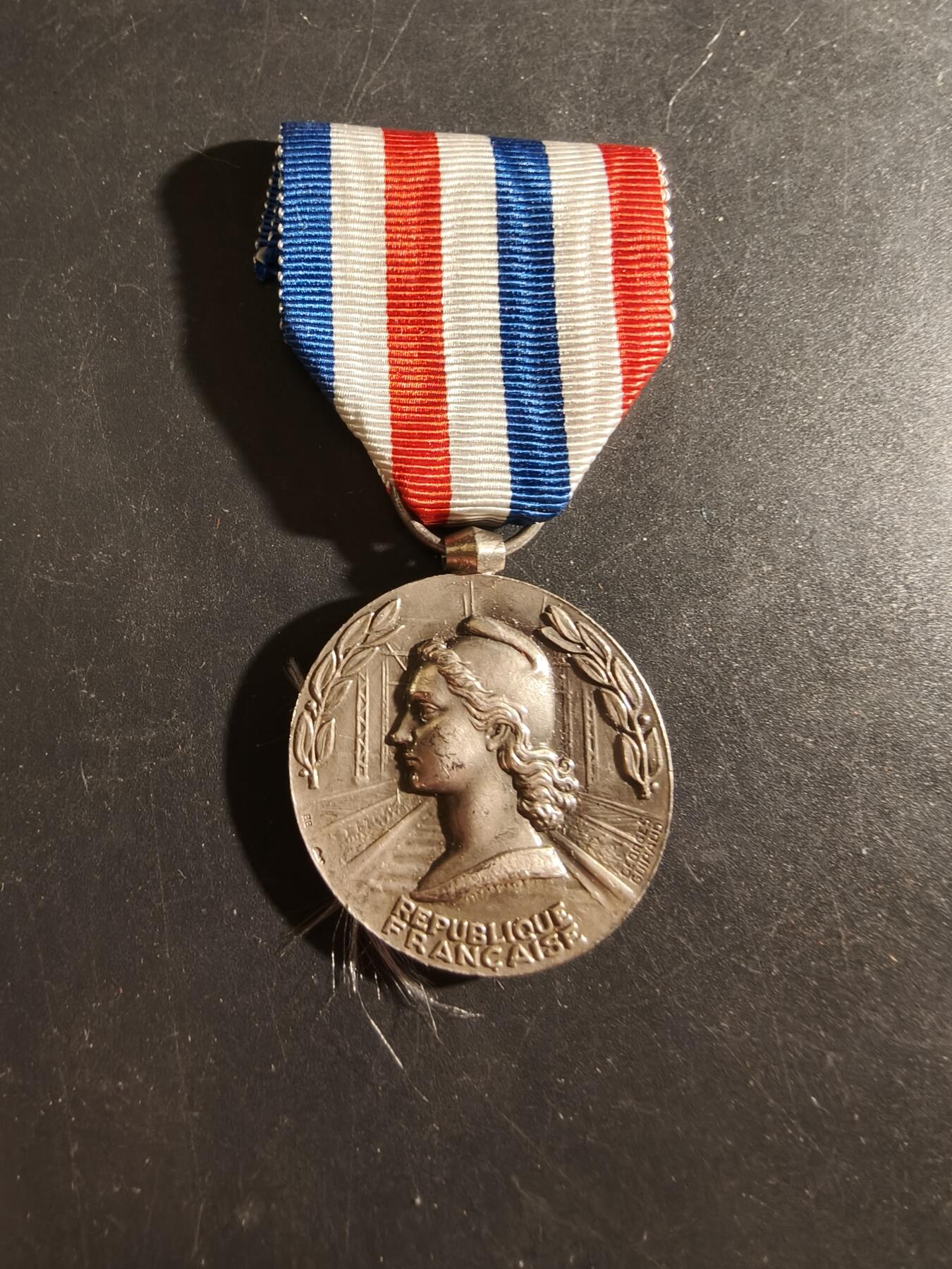 老王徽章第186期 法国银级铁路服务奖章   1961年实发