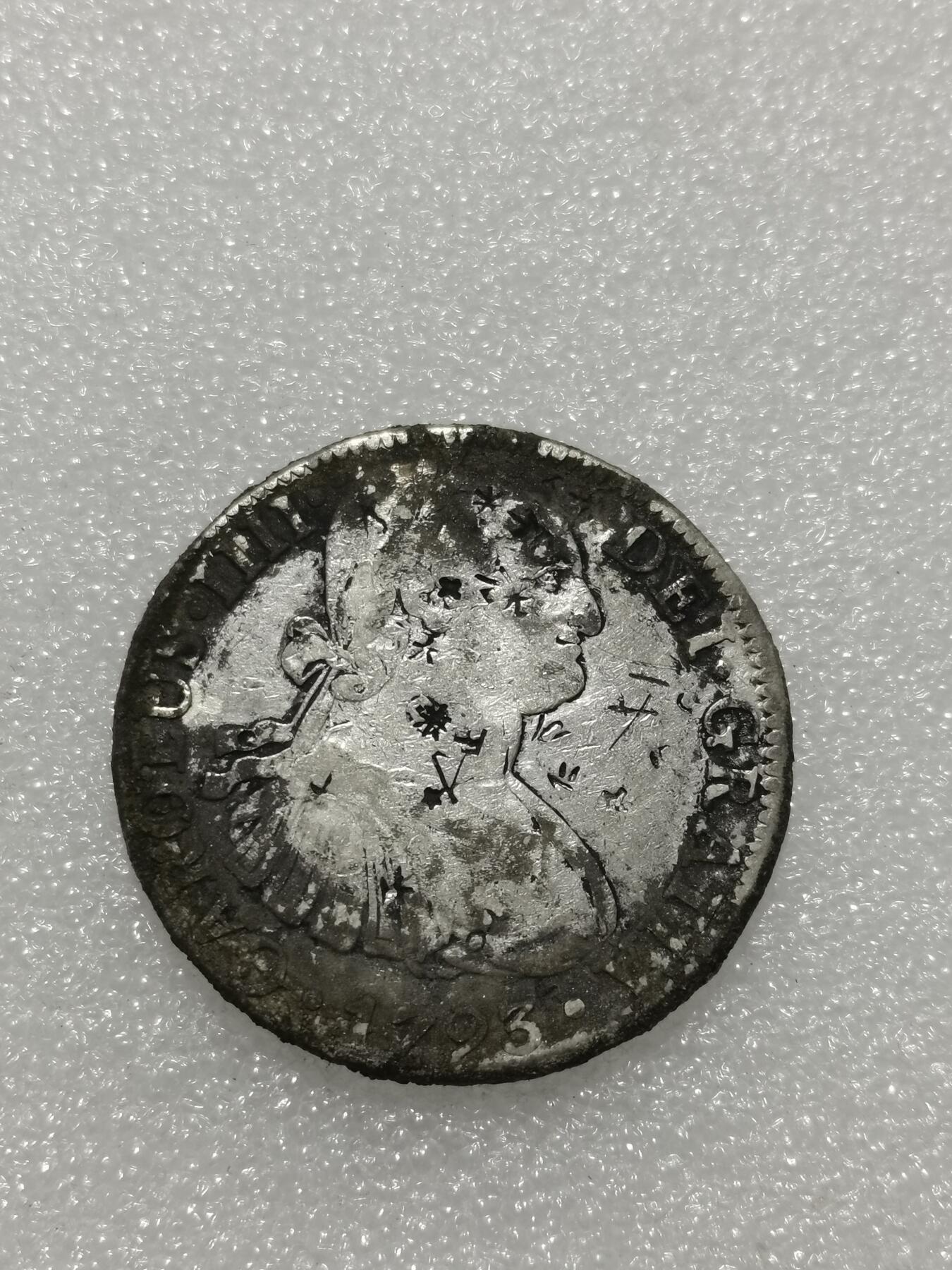 天下钱庄专场欢迎参拍 西属墨西哥卡四老双柱银币，有戳