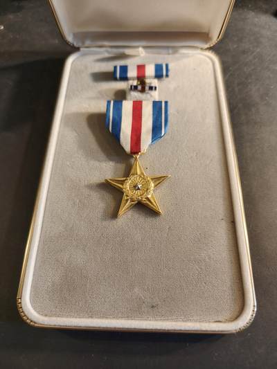 老王徽章第186期 - 美国银星勋章 原盒带略和珐琅略 少见全套