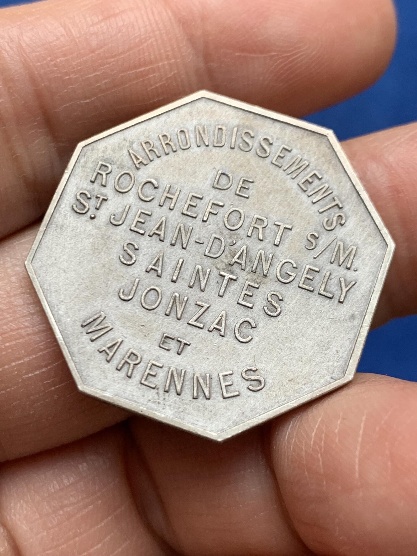 《竞宝斋》第469场 周日，周一 2场连拍 （全场包邮）欢迎送拍 法国罗什福尔商会八角银质代币。直径：30mm，重：10.7g，边铭：950M/M 菱形 野猪头 银标