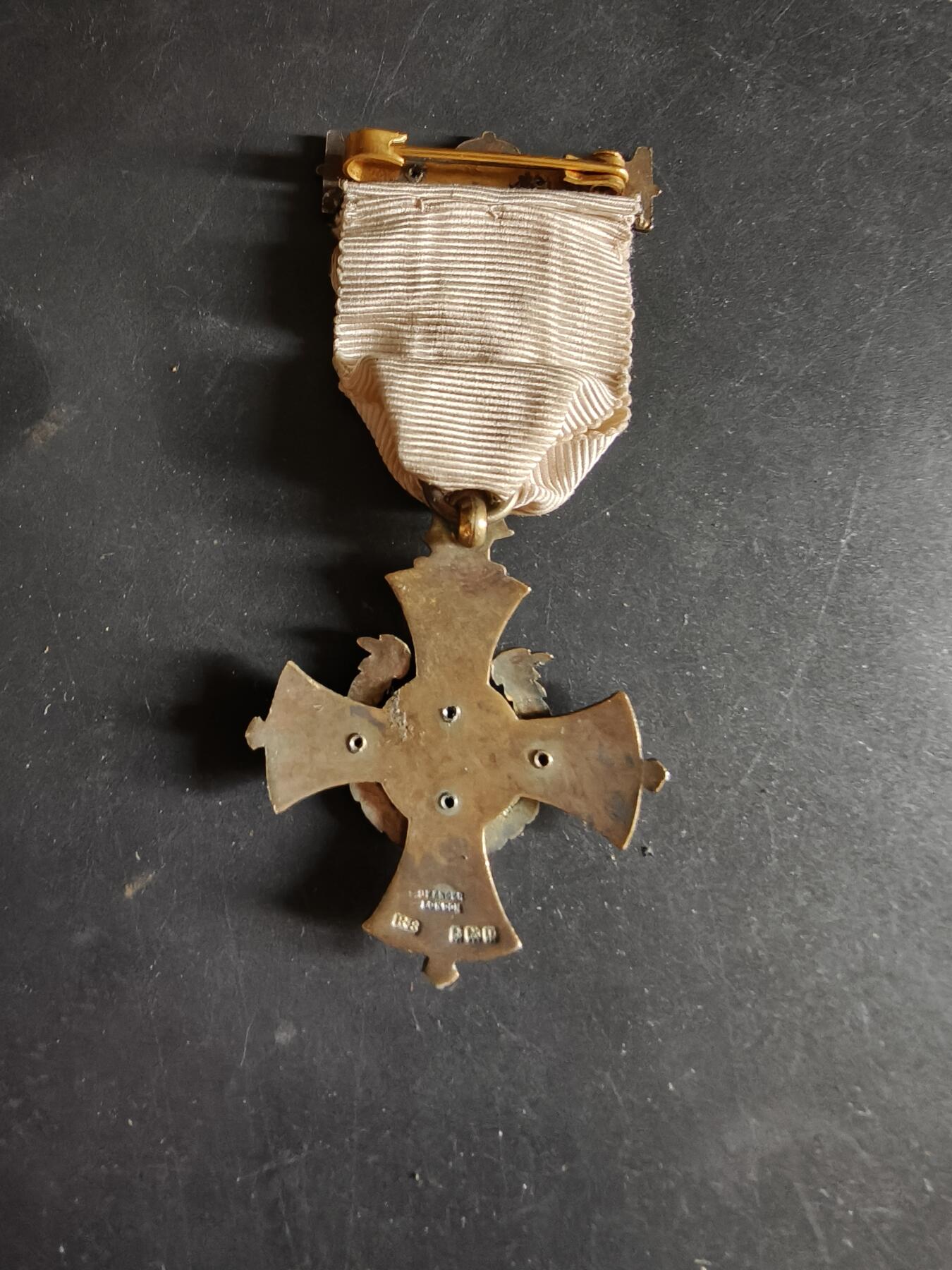 老王徽章第186期 英国皇家共济会女子分会导师奖章    925银质珐琅     21.9g