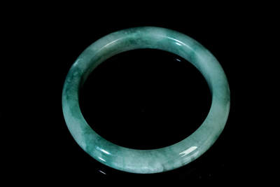 上海都达杂项专场90【全场包邮】  天然冰绿种翡翠手镯92-16