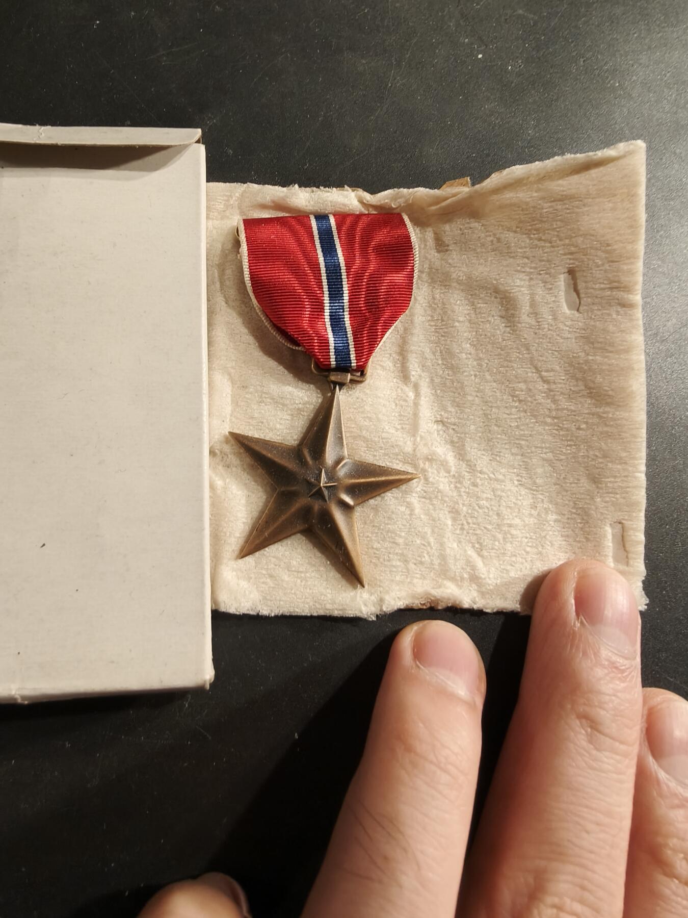 老王徽章第186期 美国铜星勋章   原盒