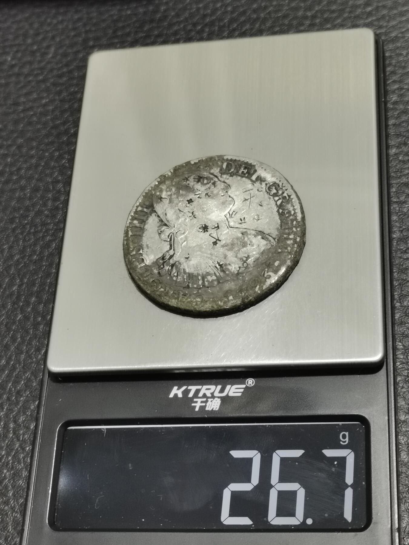 天下钱庄专场欢迎参拍 西属墨西哥卡四老双柱银币，有戳