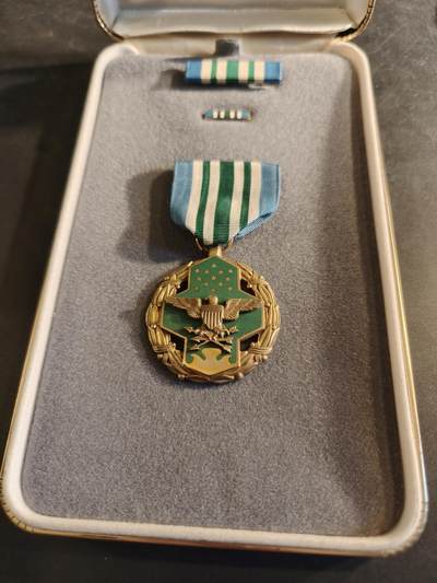 老王徽章第186期 - 美国三军联勤嘉奖奖章 原盒带略和珐琅略 少见全套