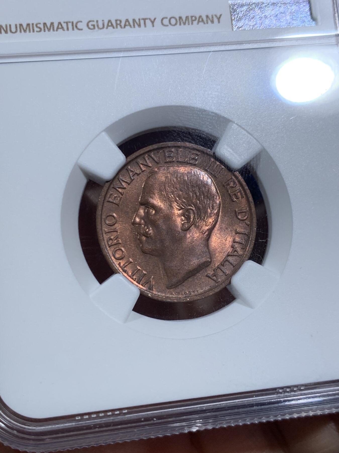 《竞宝斋》第469场 周日，周一 2场连拍 （全场包邮）欢迎送拍 NGC MS64RB 意大利1920年小蜜蜂10分，古典主义风格代表作品，极美的设计，原铜光不容易