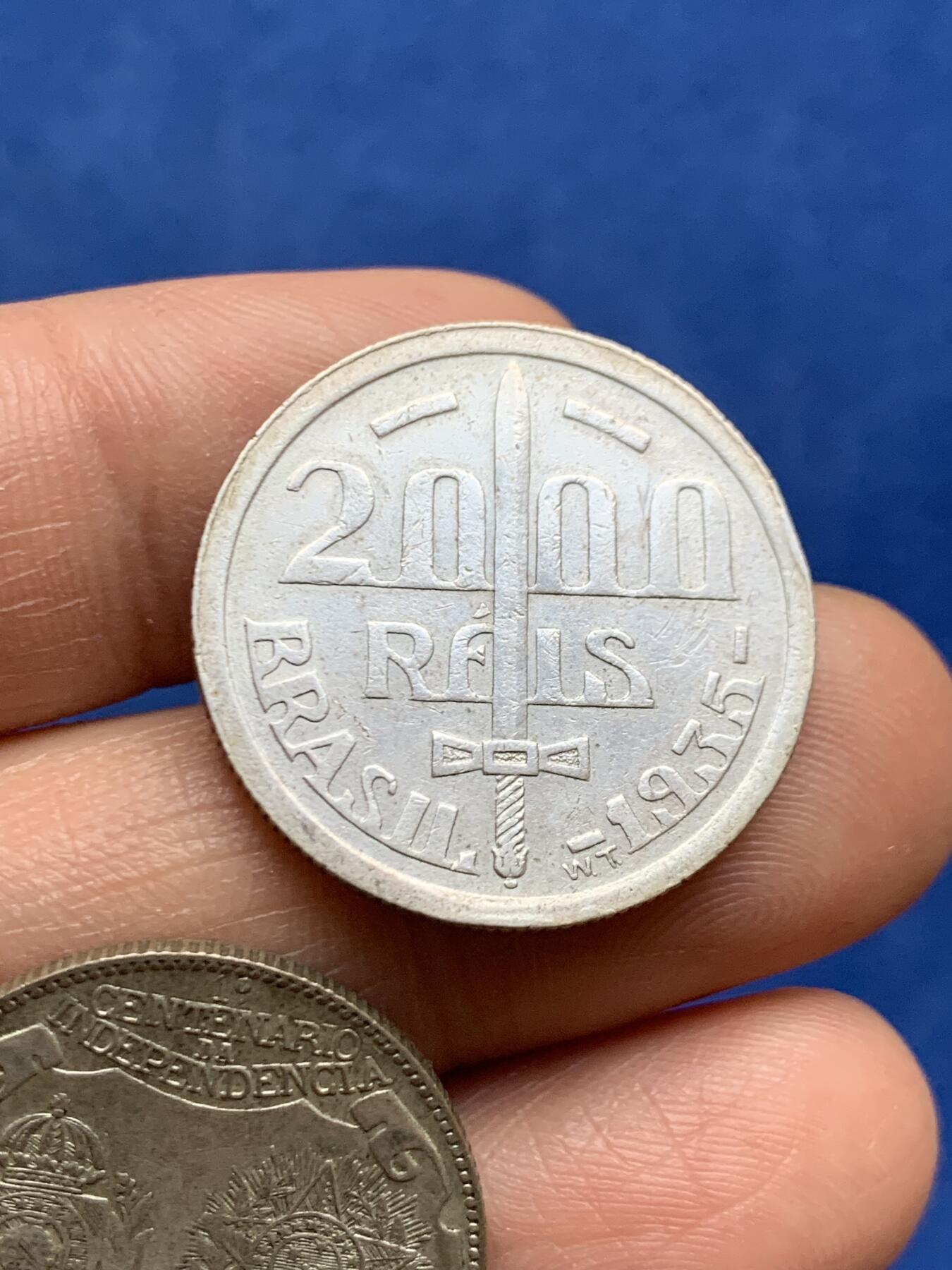 《竞宝斋》第469场 周日，周一 2场连拍 （全场包邮）欢迎送拍 两枚一组 巴西1935年卡希亚斯公爵2000瑞斯银币+巴西1922年独立一百周年银币