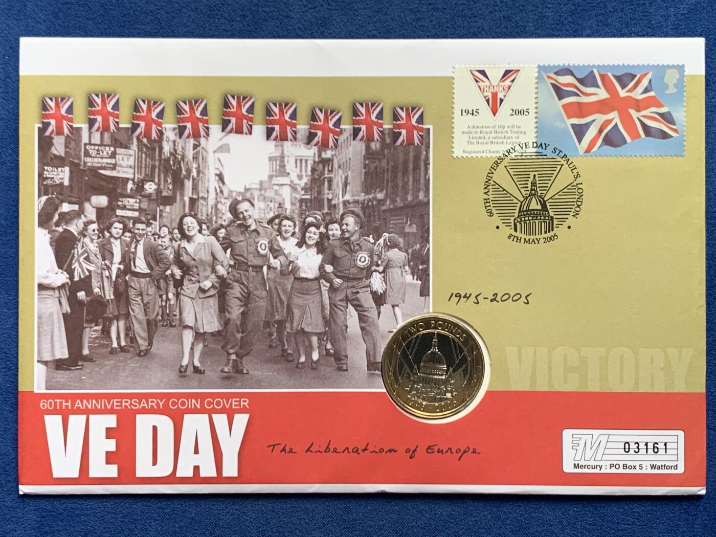 《竞宝斋》第469场 周日，周一 2场连拍 （全场包邮）欢迎送拍 英国2005年胜利日60周年2英镑双色纪念币，邮币封