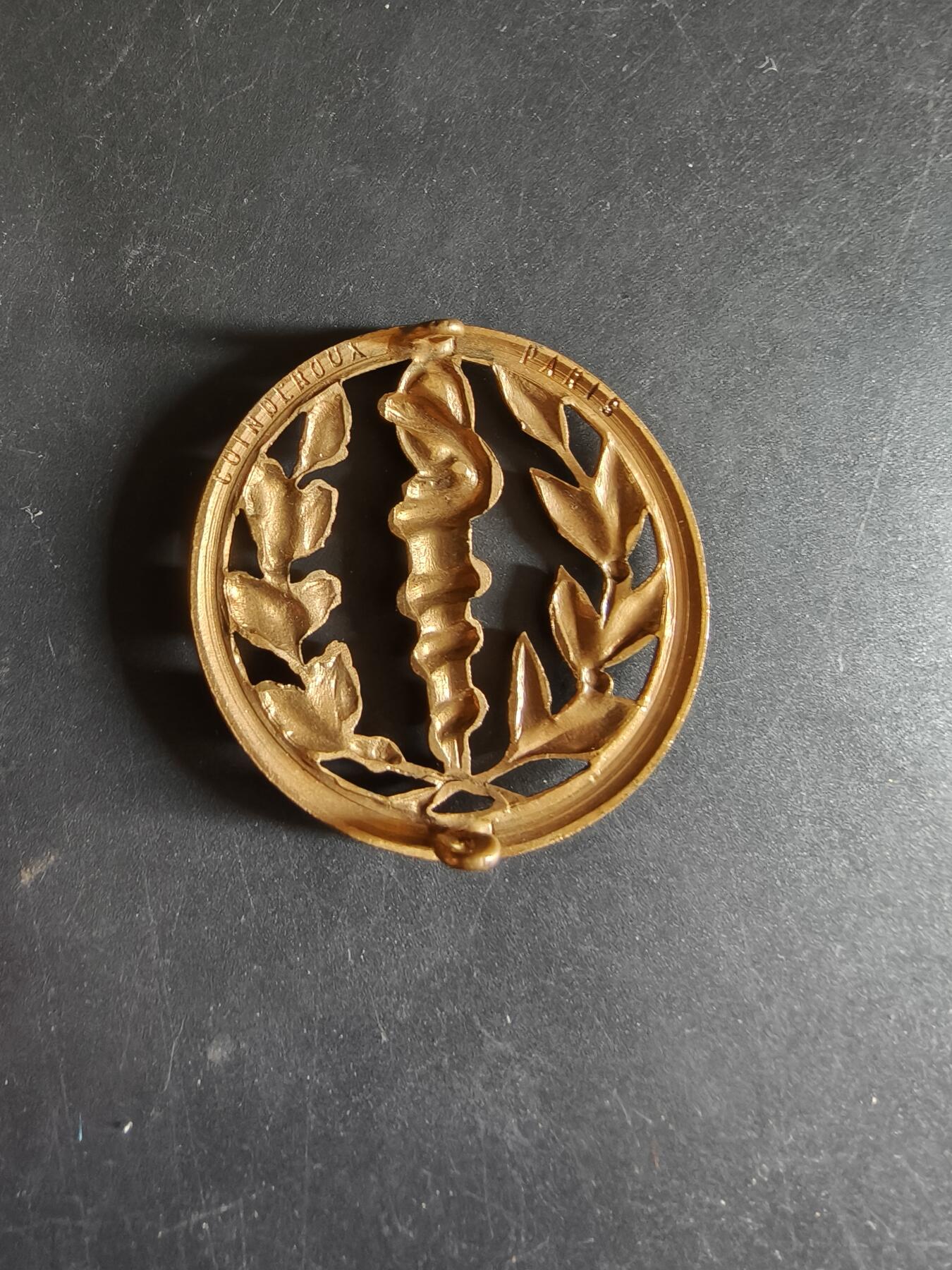 老王徽章第186期 法国军医贝雷帽徽