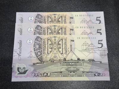 《外钞收藏家》第六百一十六期（精品场）（长期征集拍品、欢迎藏友们联系合作） - 澳大利亚塑料钞93年5元  3张一起 全新UNC 浅色93 黑字 红字纪念钞加首发日期