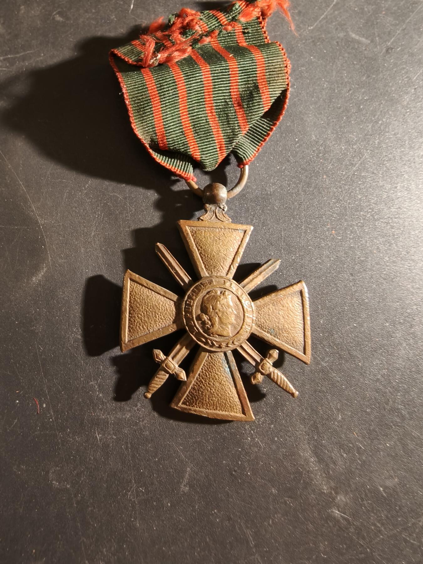 老王徽章第186期 法国1917版战争十字奖章